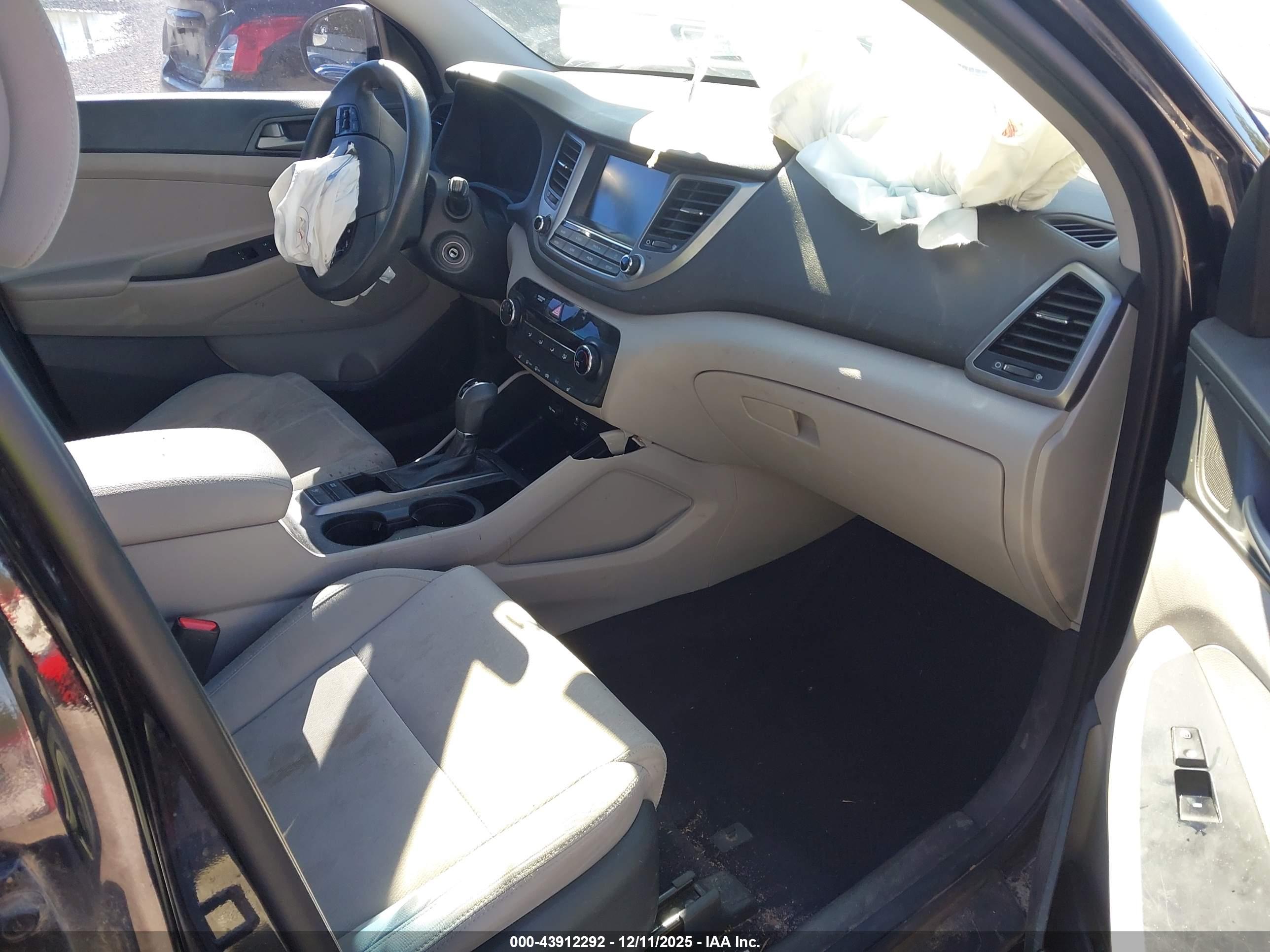 HYUNDAI TUCSON image 5