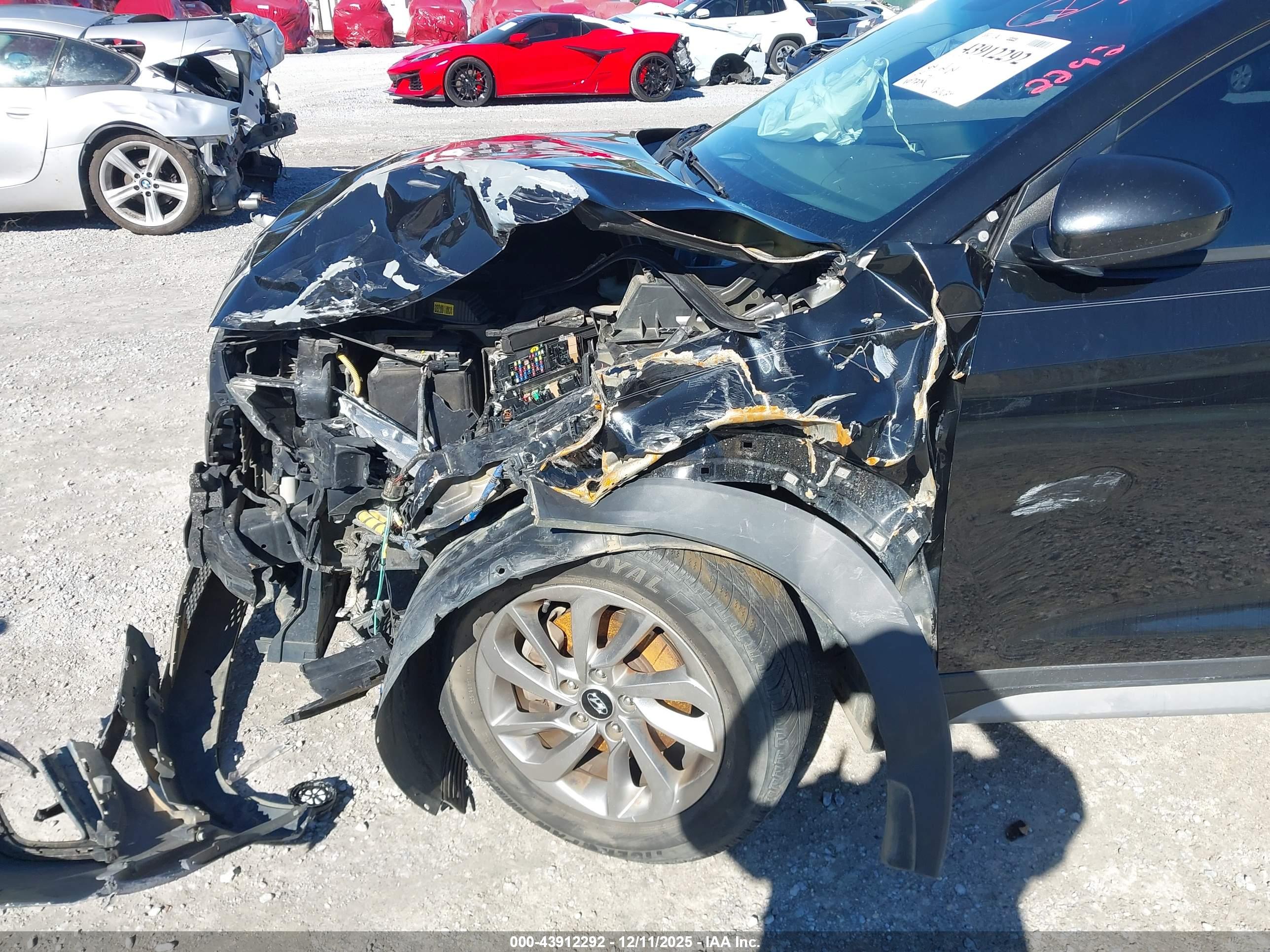 HYUNDAI TUCSON image 6