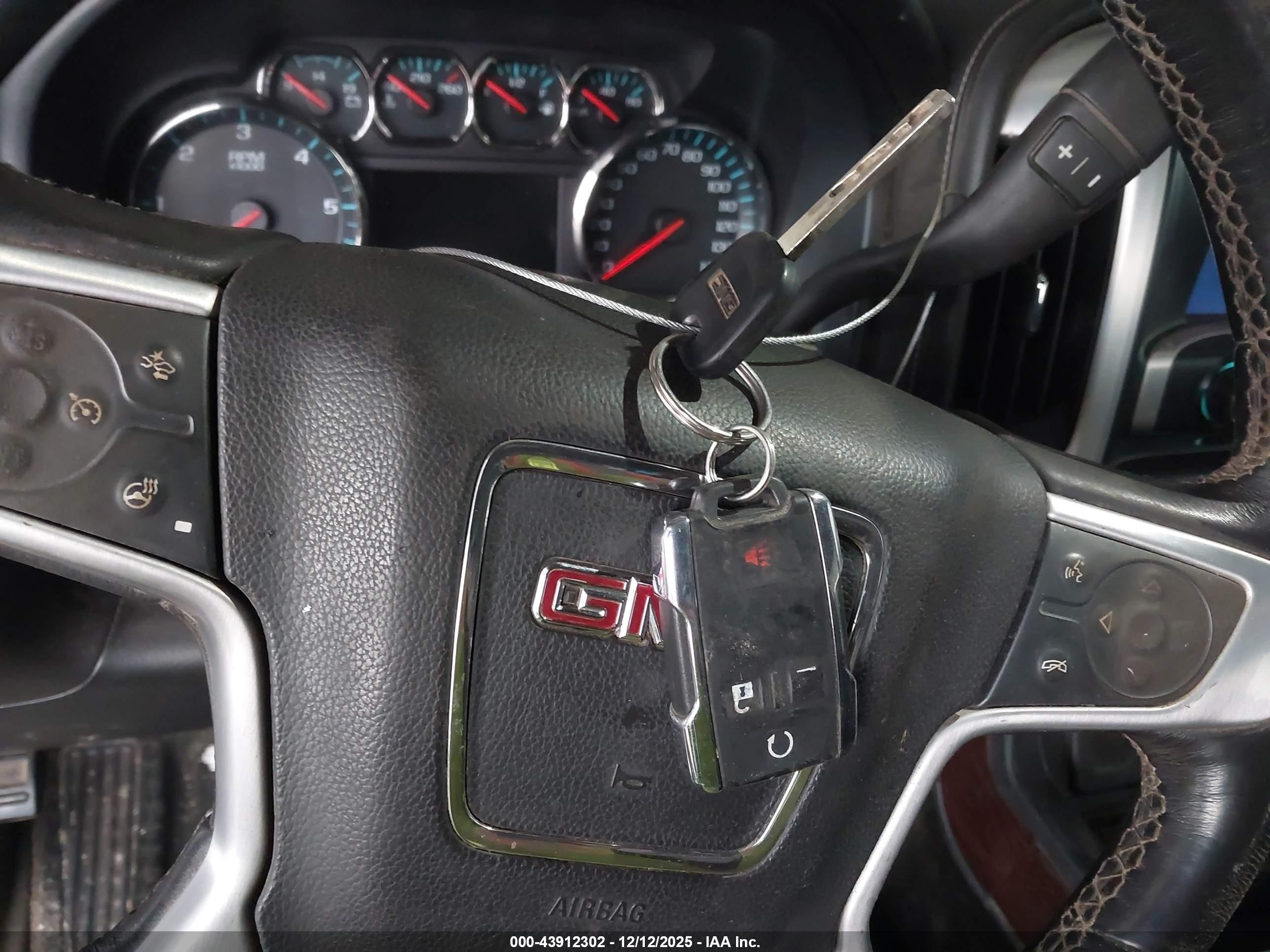 GMC SIERRA image 11