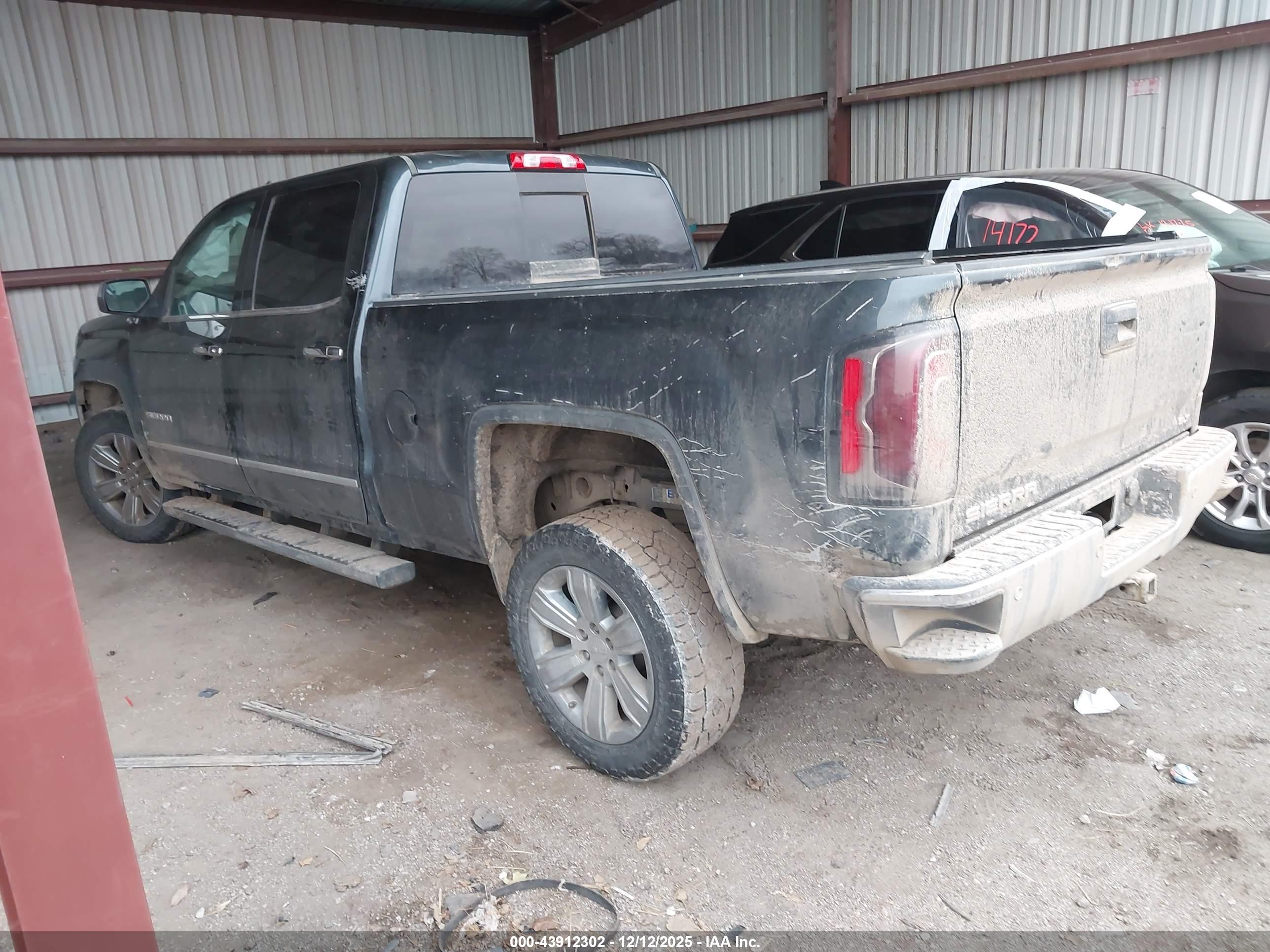 GMC SIERRA image 3