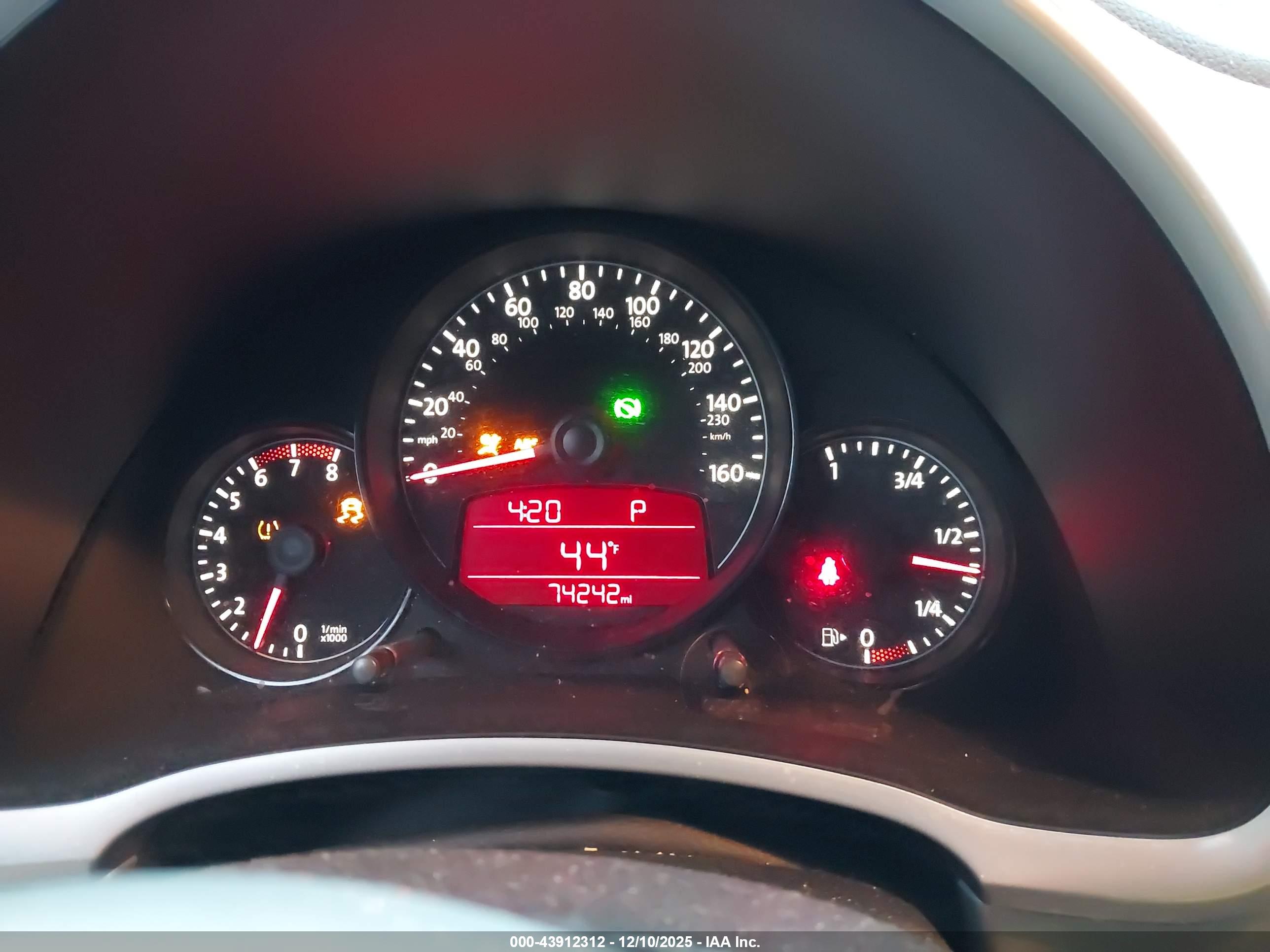 VOLKSWAGEN BEETLE image 7