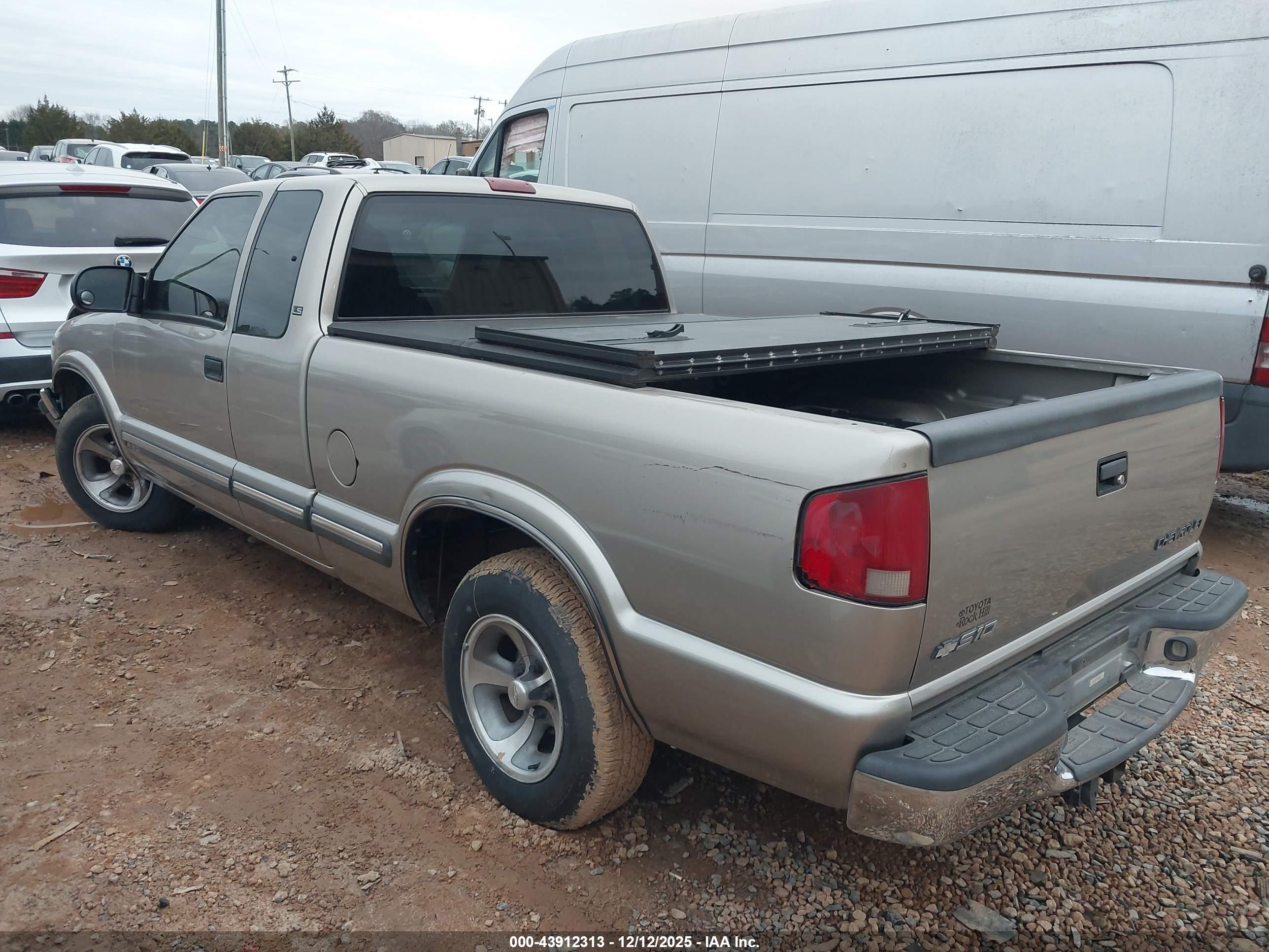 CHEVROLET S-10 image 3
