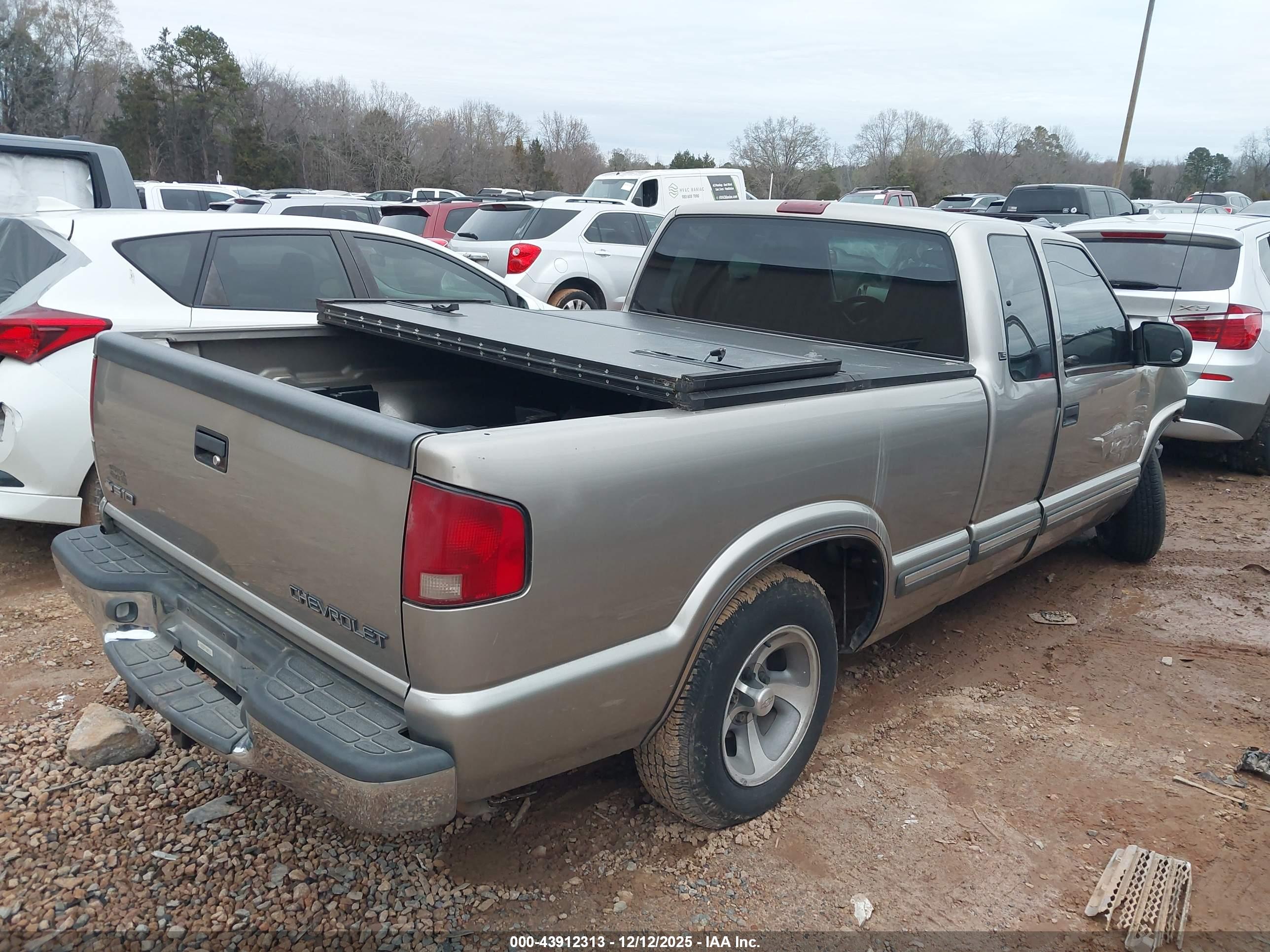 CHEVROLET S-10 image 4