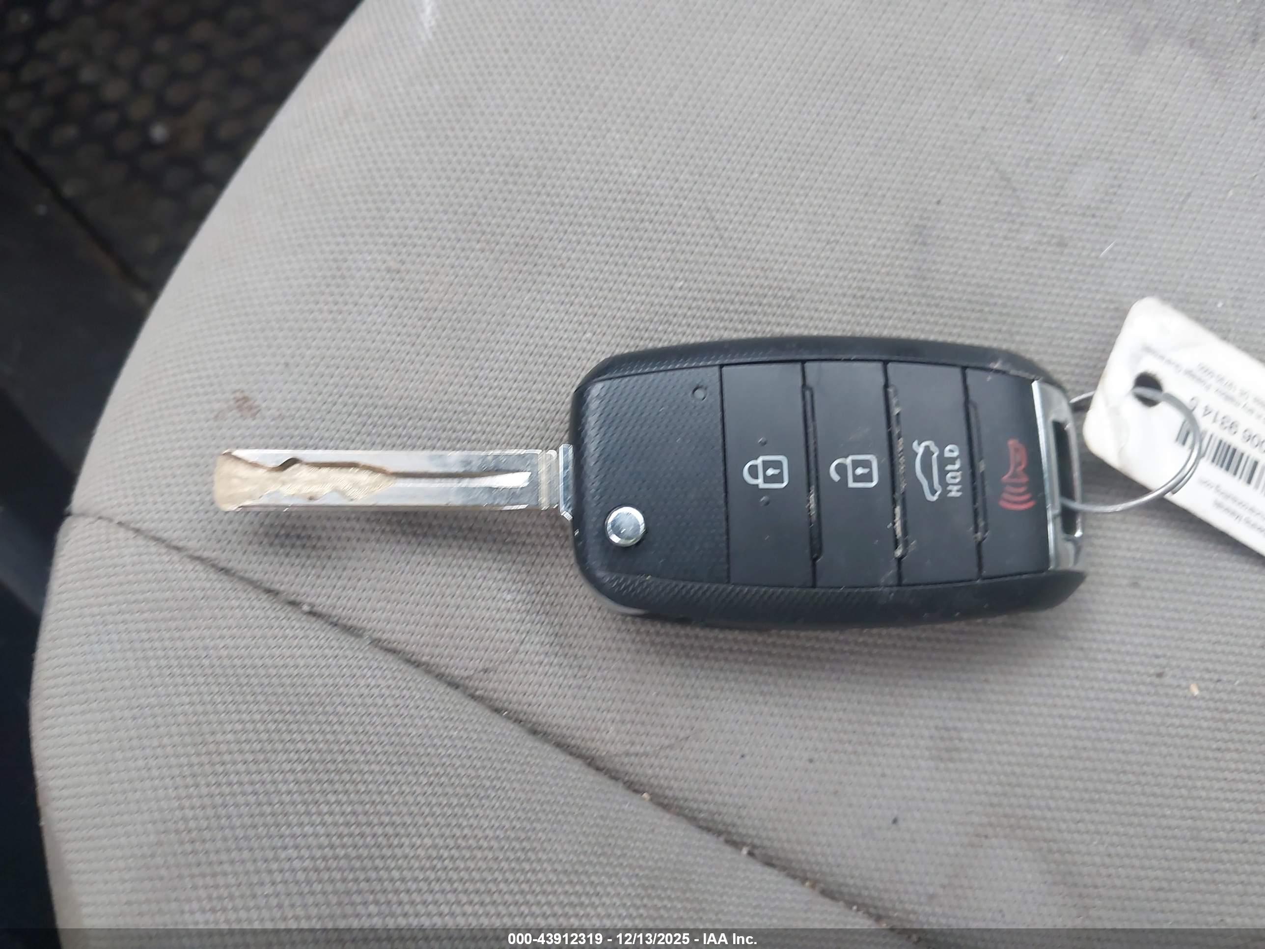 KIA RIO image 11
