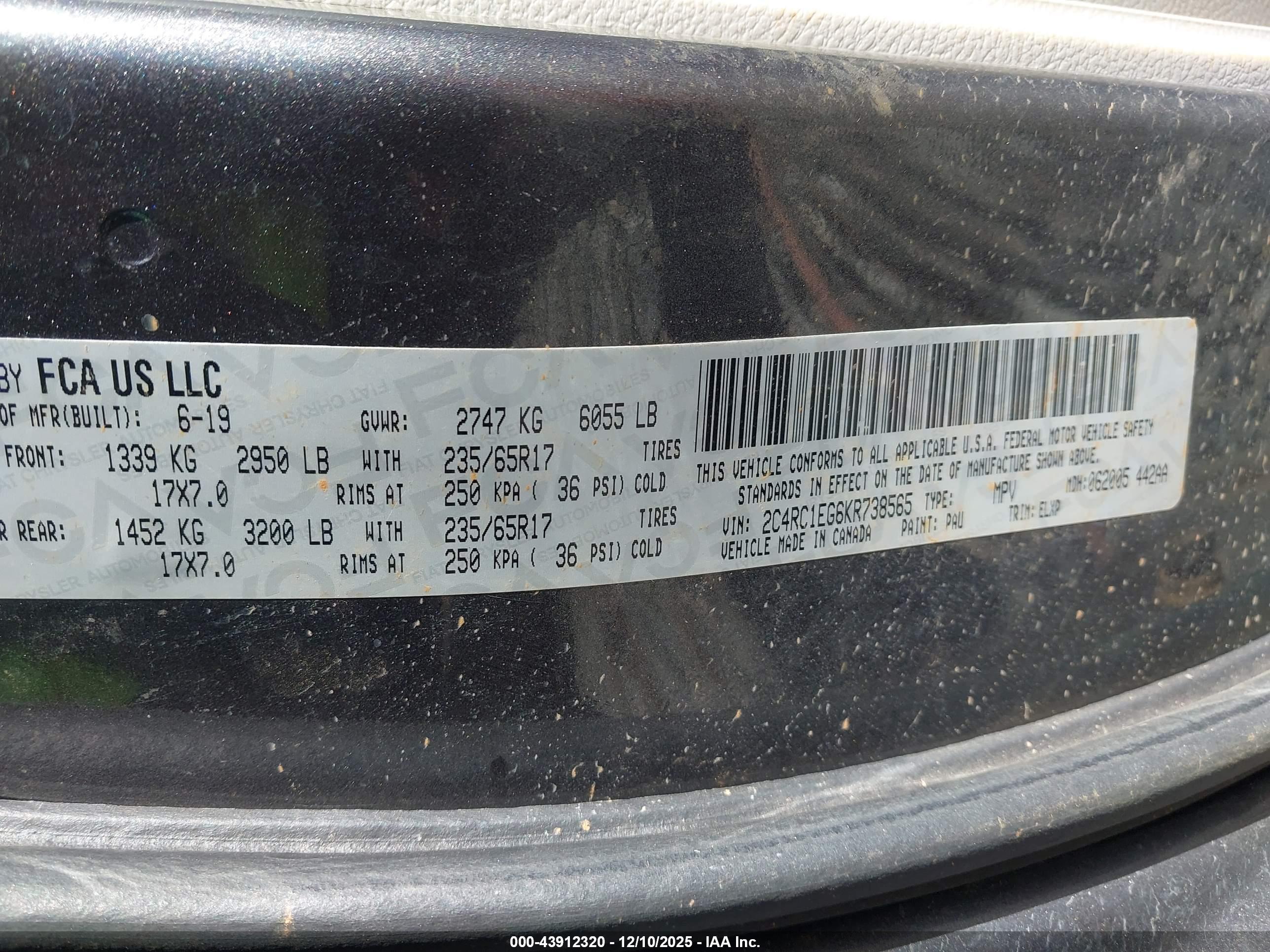 CHRYSLER PACIFICA image 9