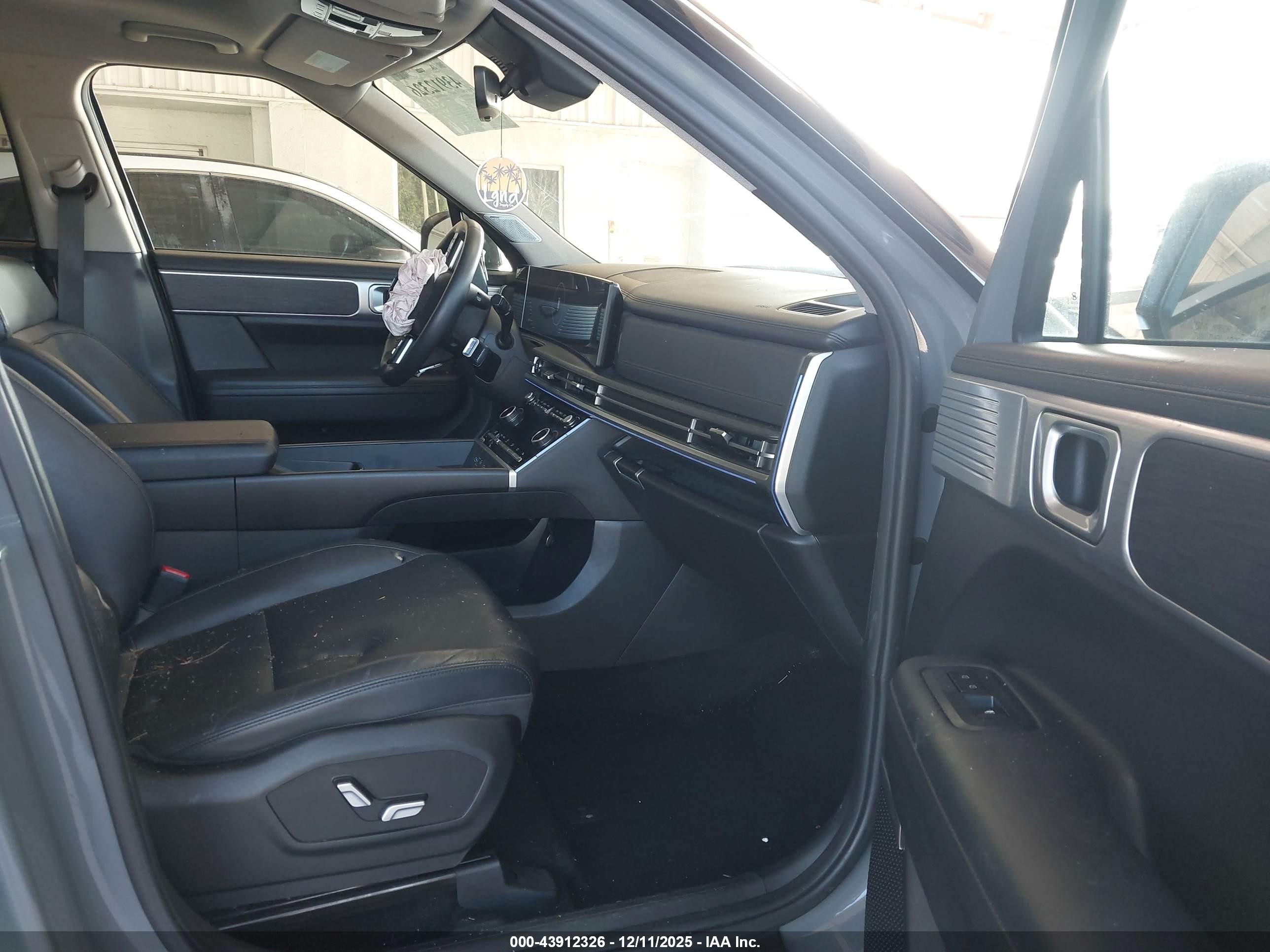 HYUNDAI SANTA image 5