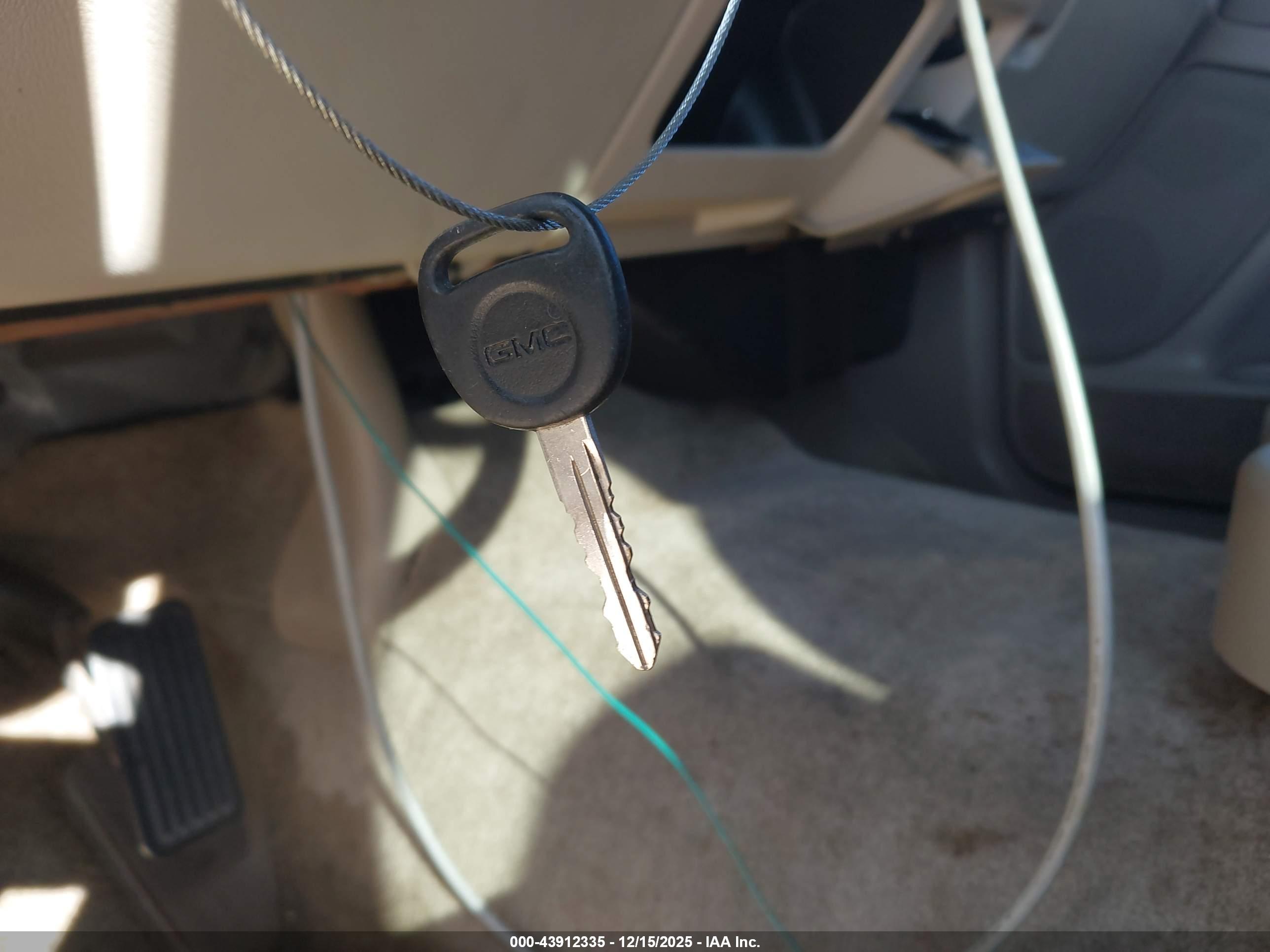 GMC YUKON image 11