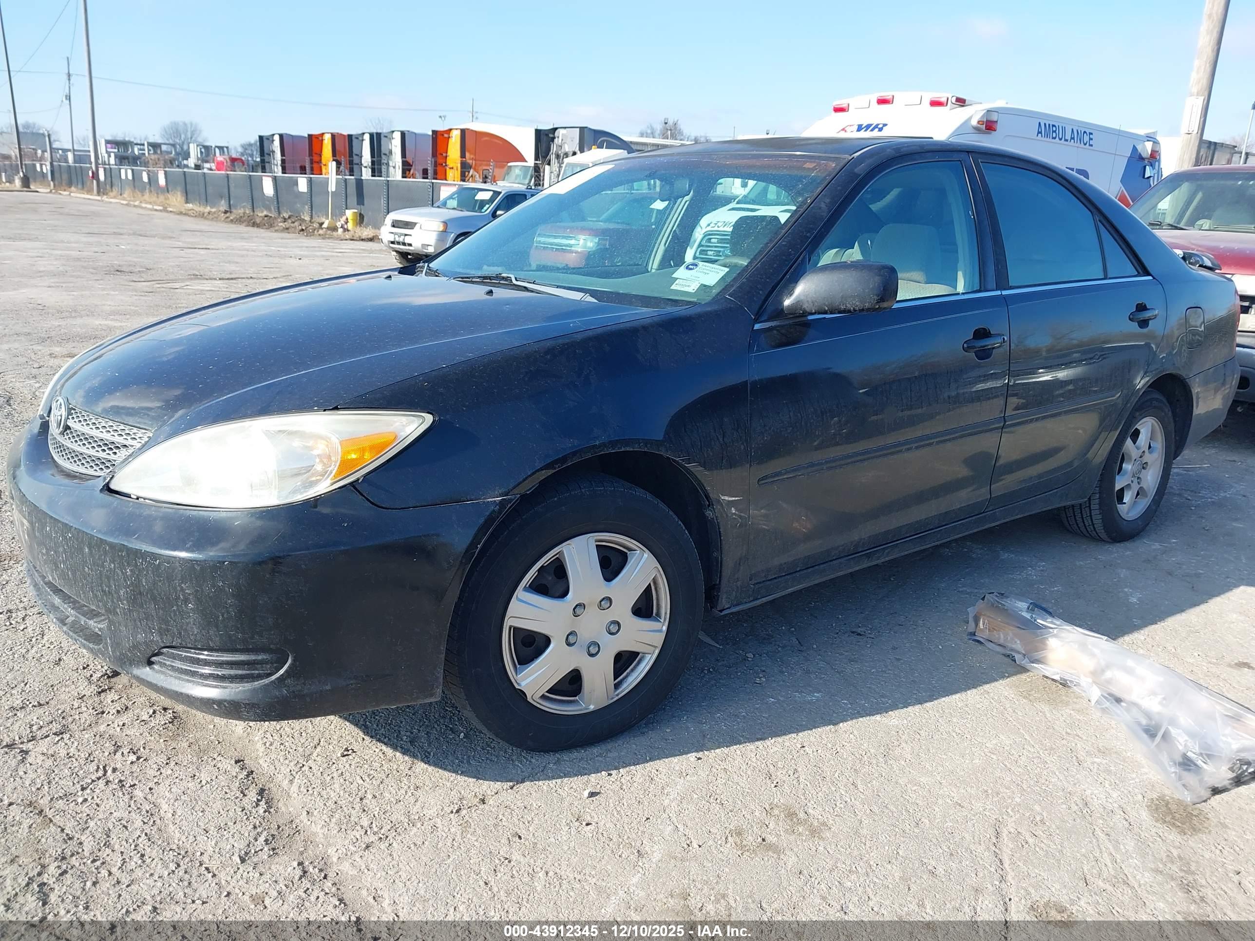 TOYOTA CAMRY image 2