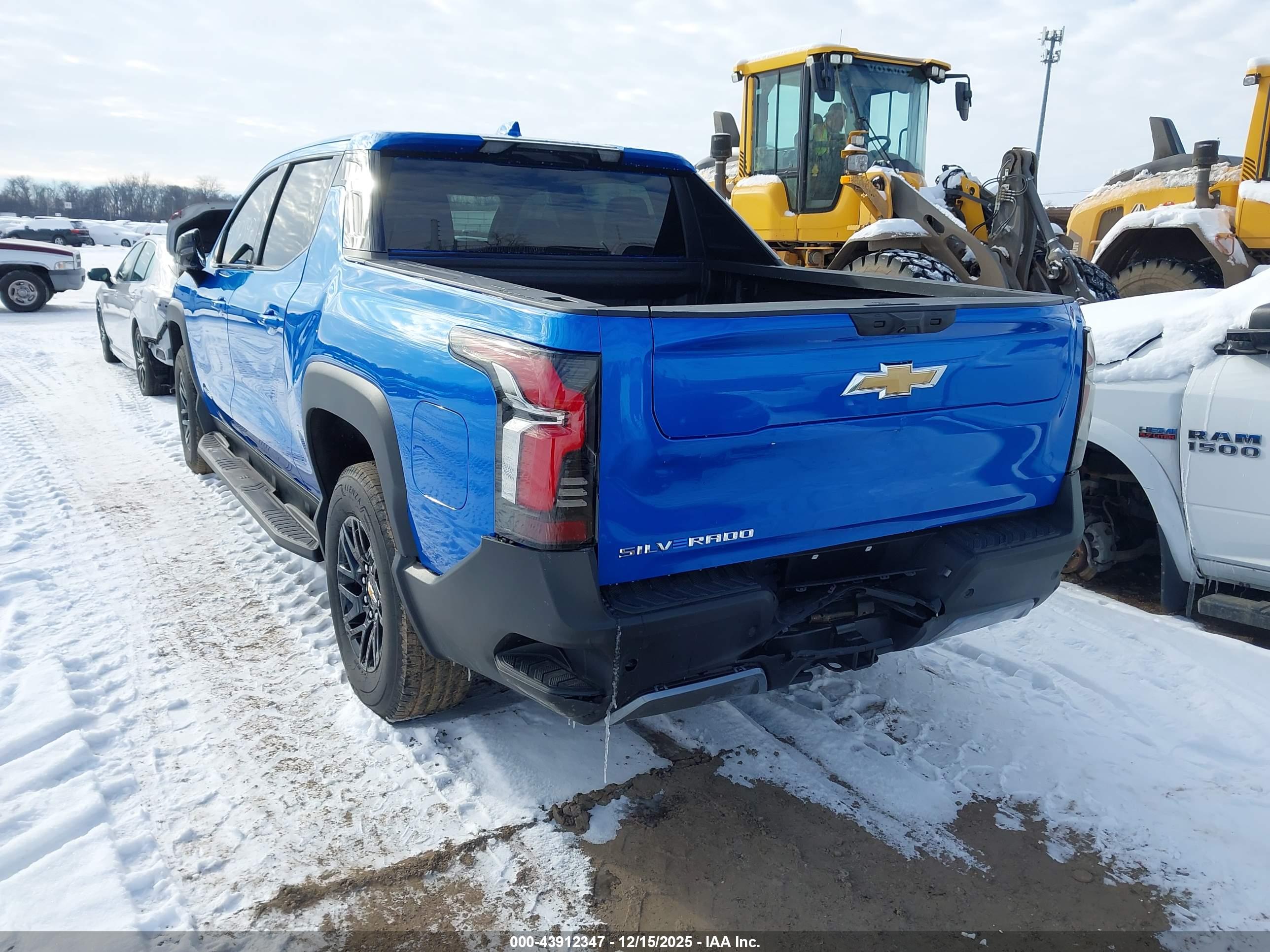 CHEVROLET SILVERADO image 6