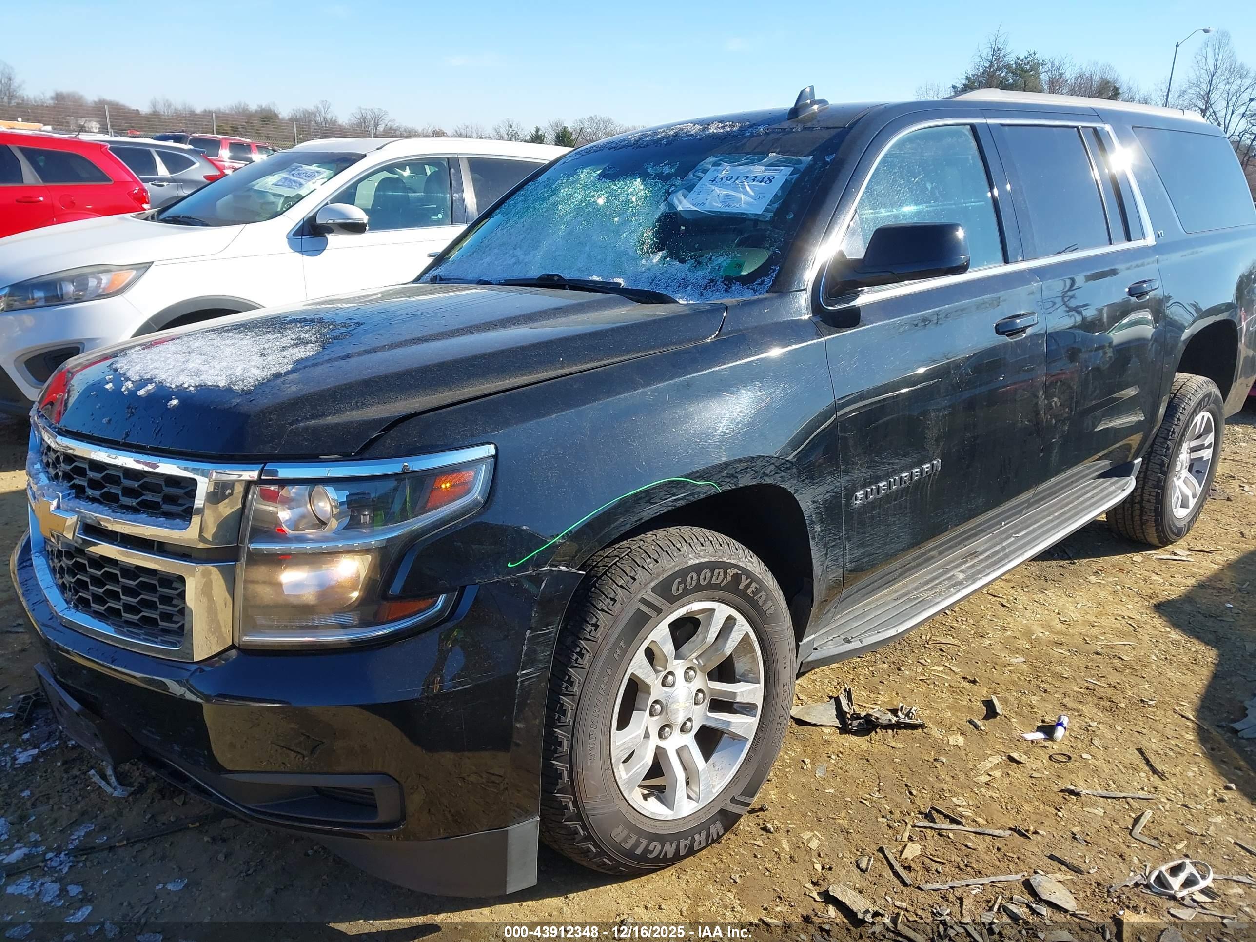 CHEVROLET SUBURBAN image 2