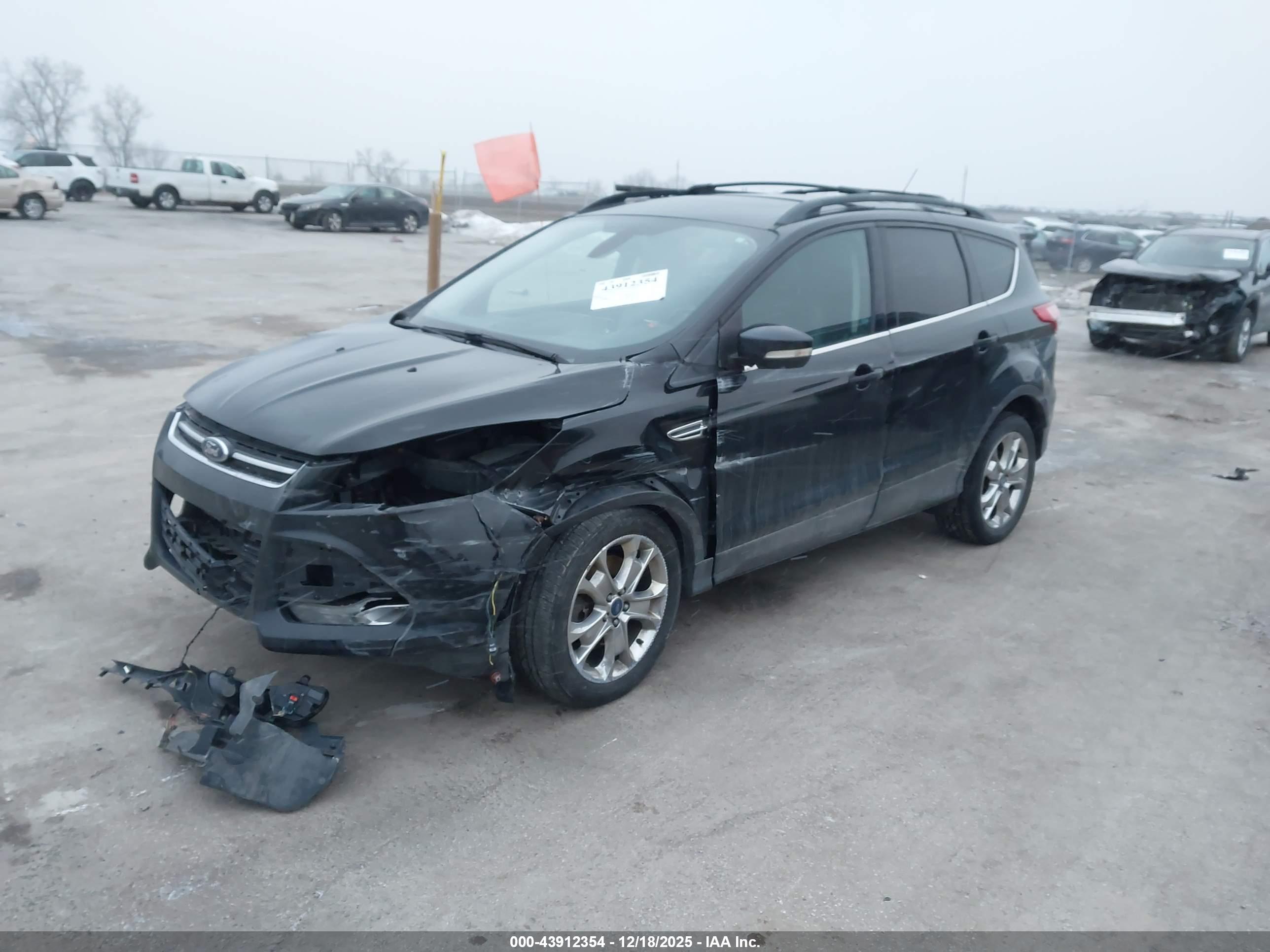 FORD ESCAPE image 2