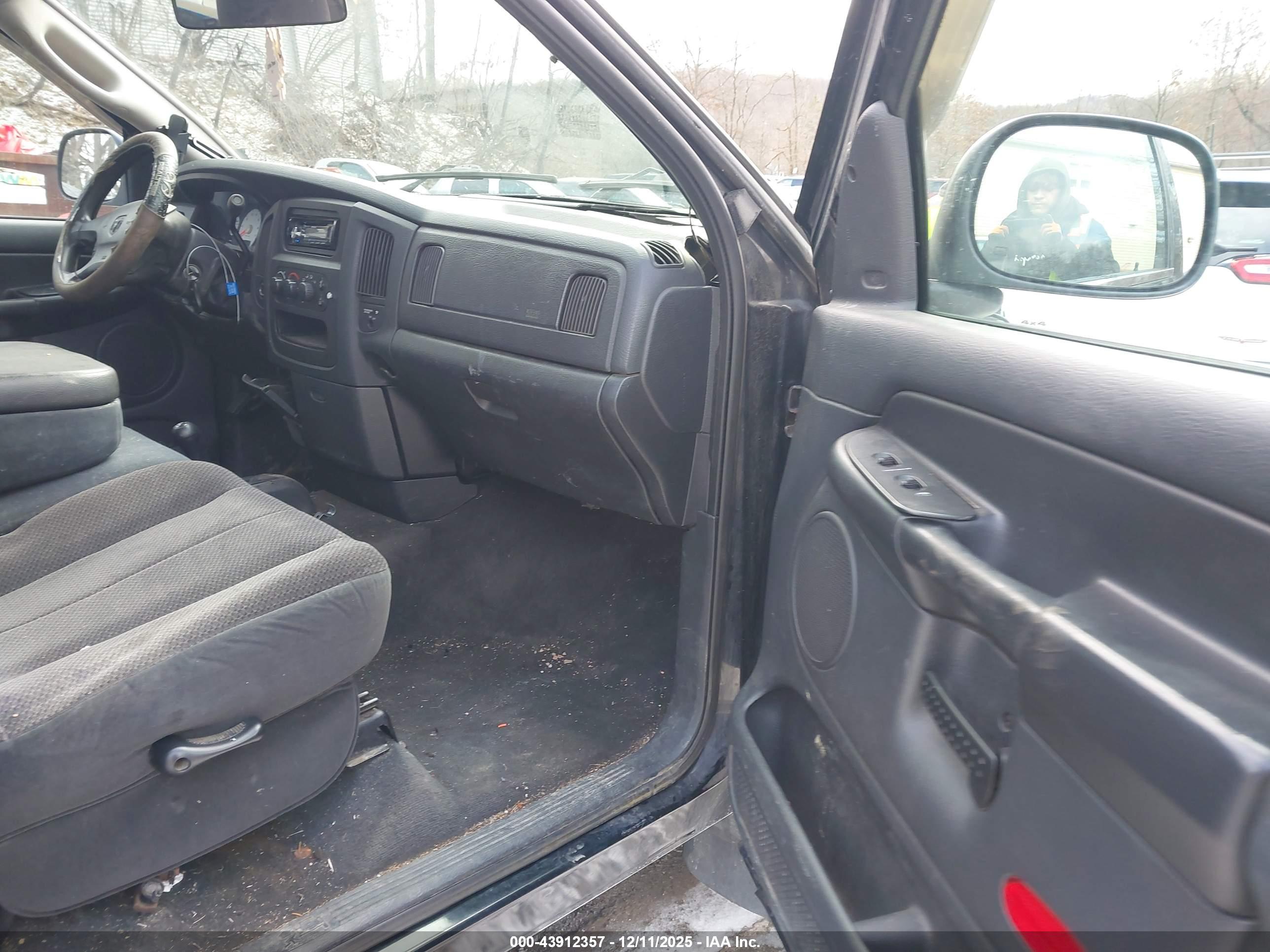 DODGE RAM image 5