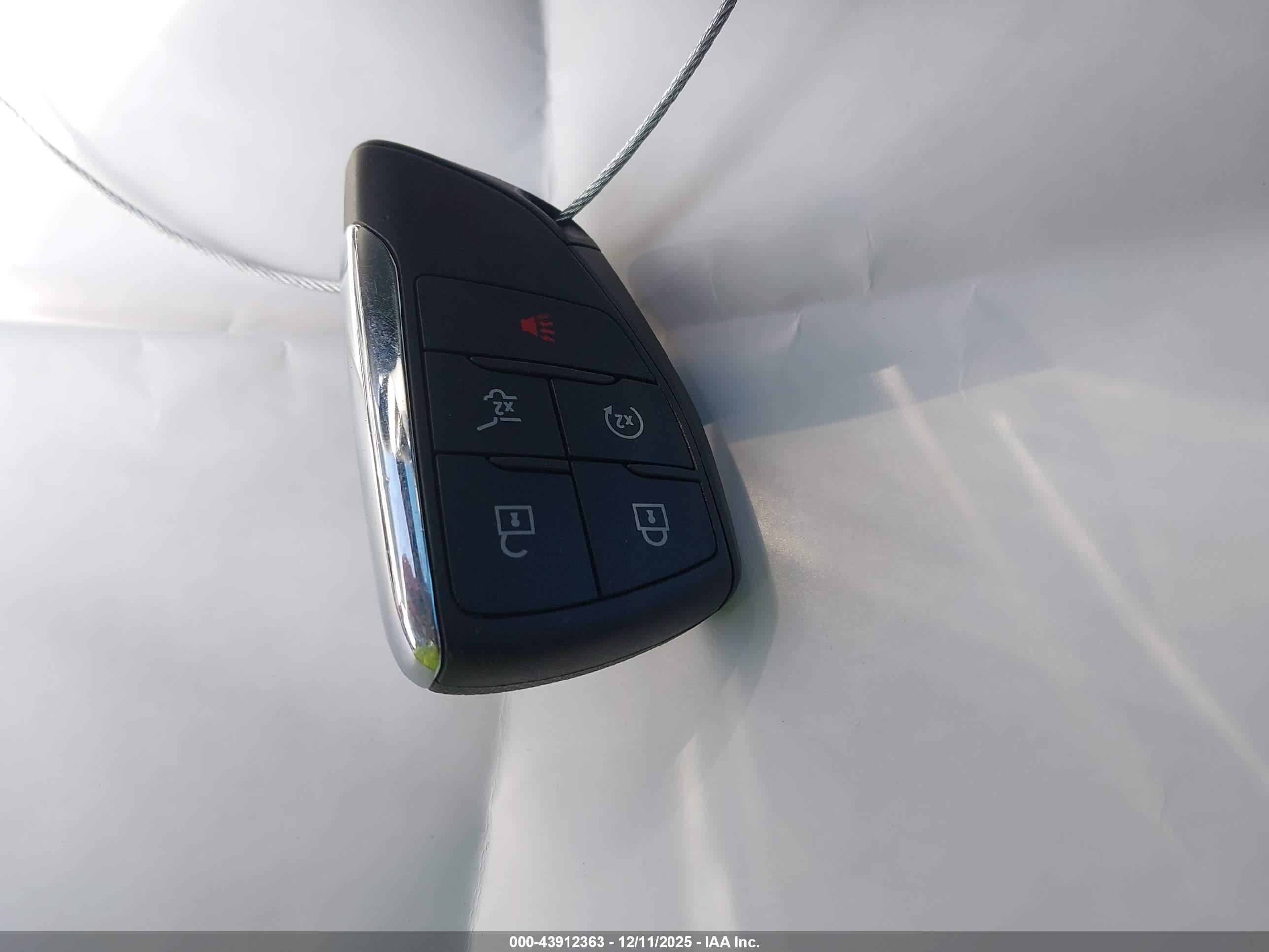 CHEVROLET EQUINOX image 11
