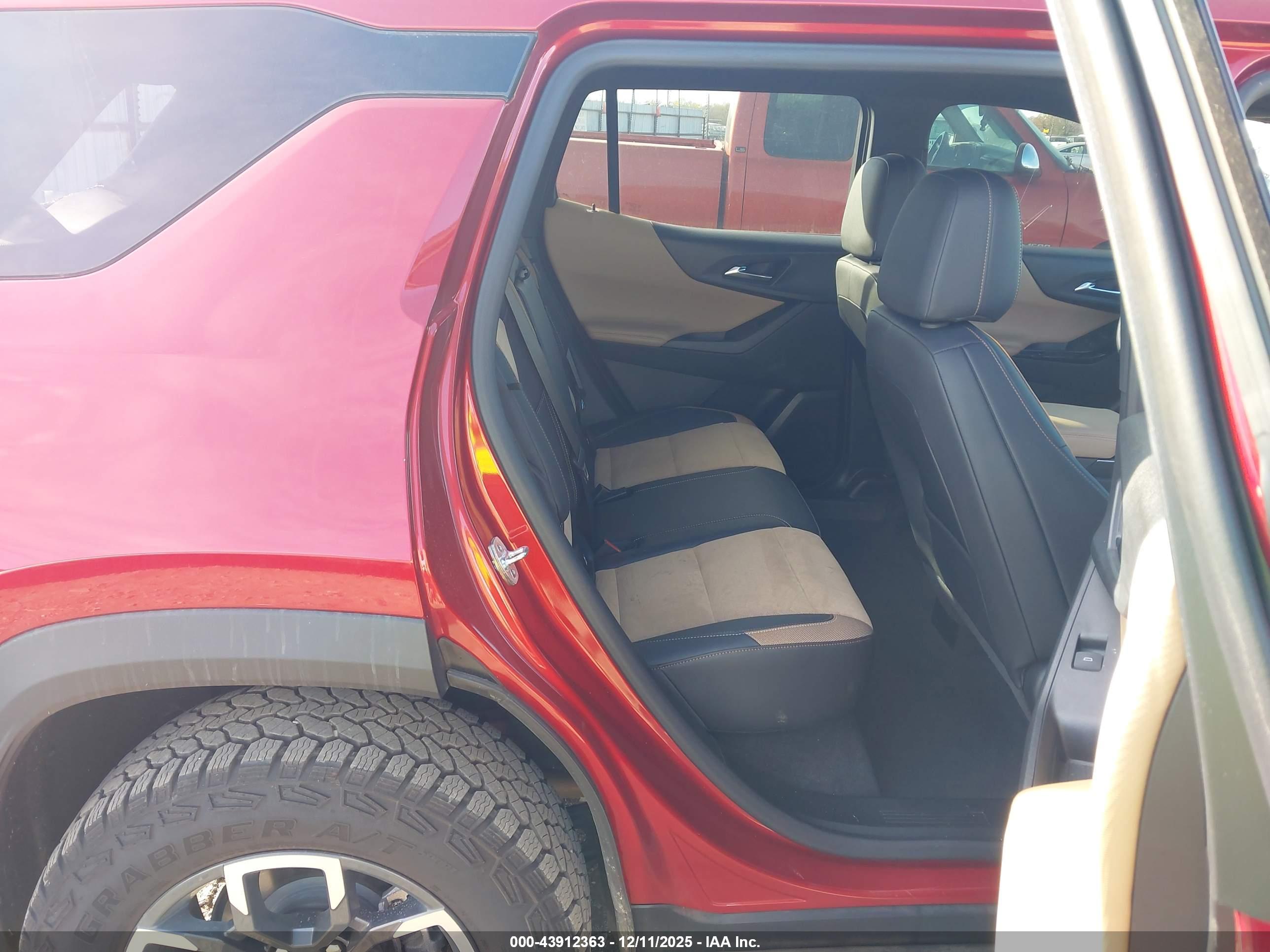 CHEVROLET EQUINOX image 8