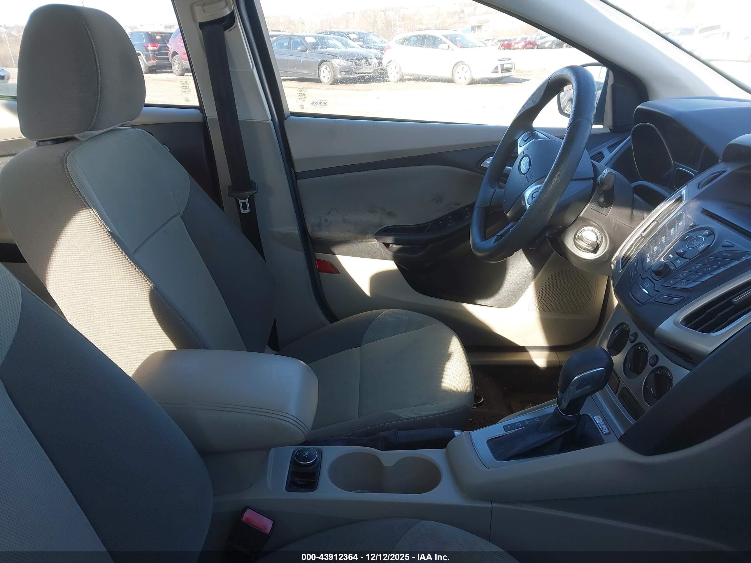 FORD FOCUS image 5
