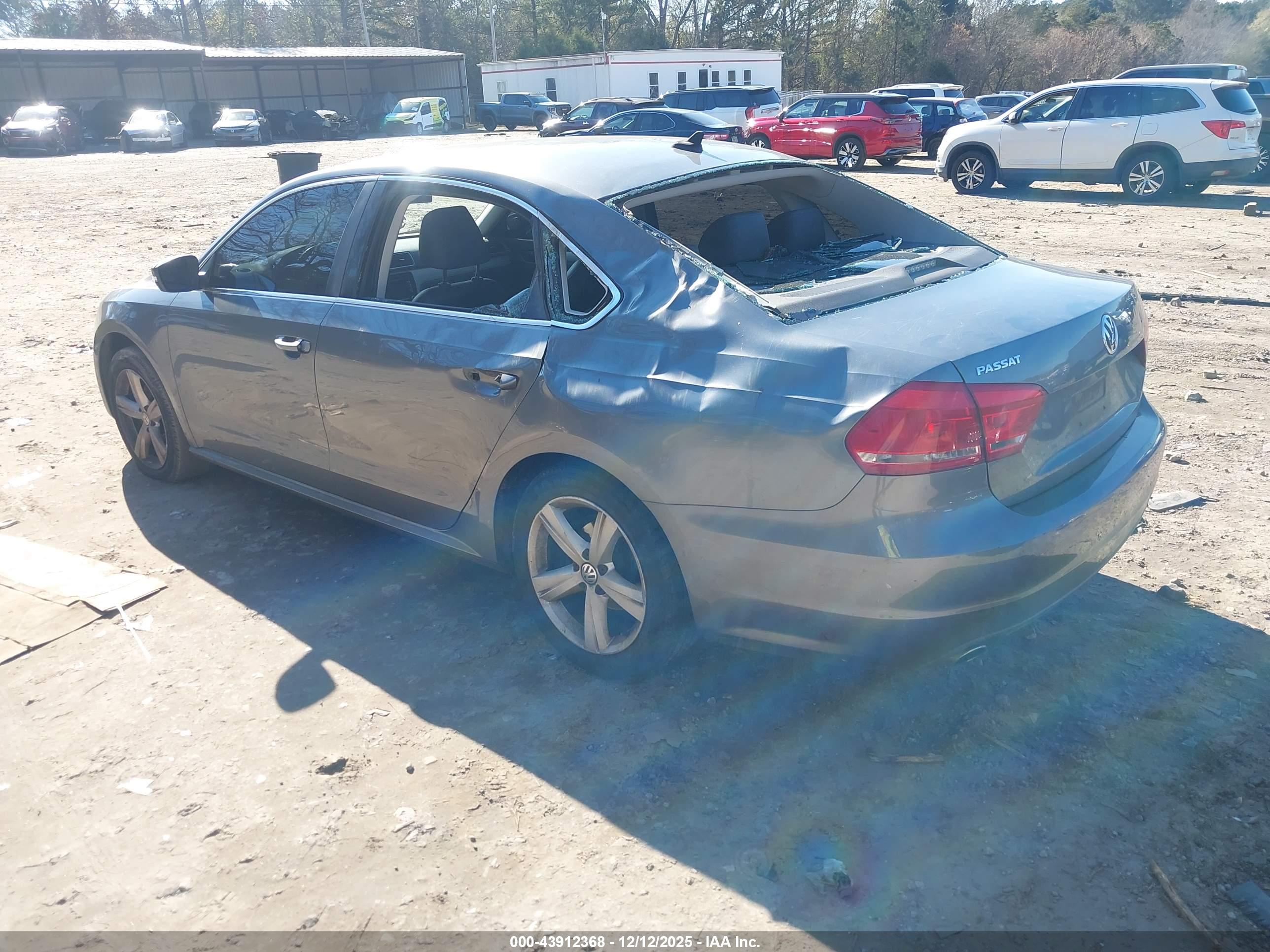 VOLKSWAGEN PASSAT image 3