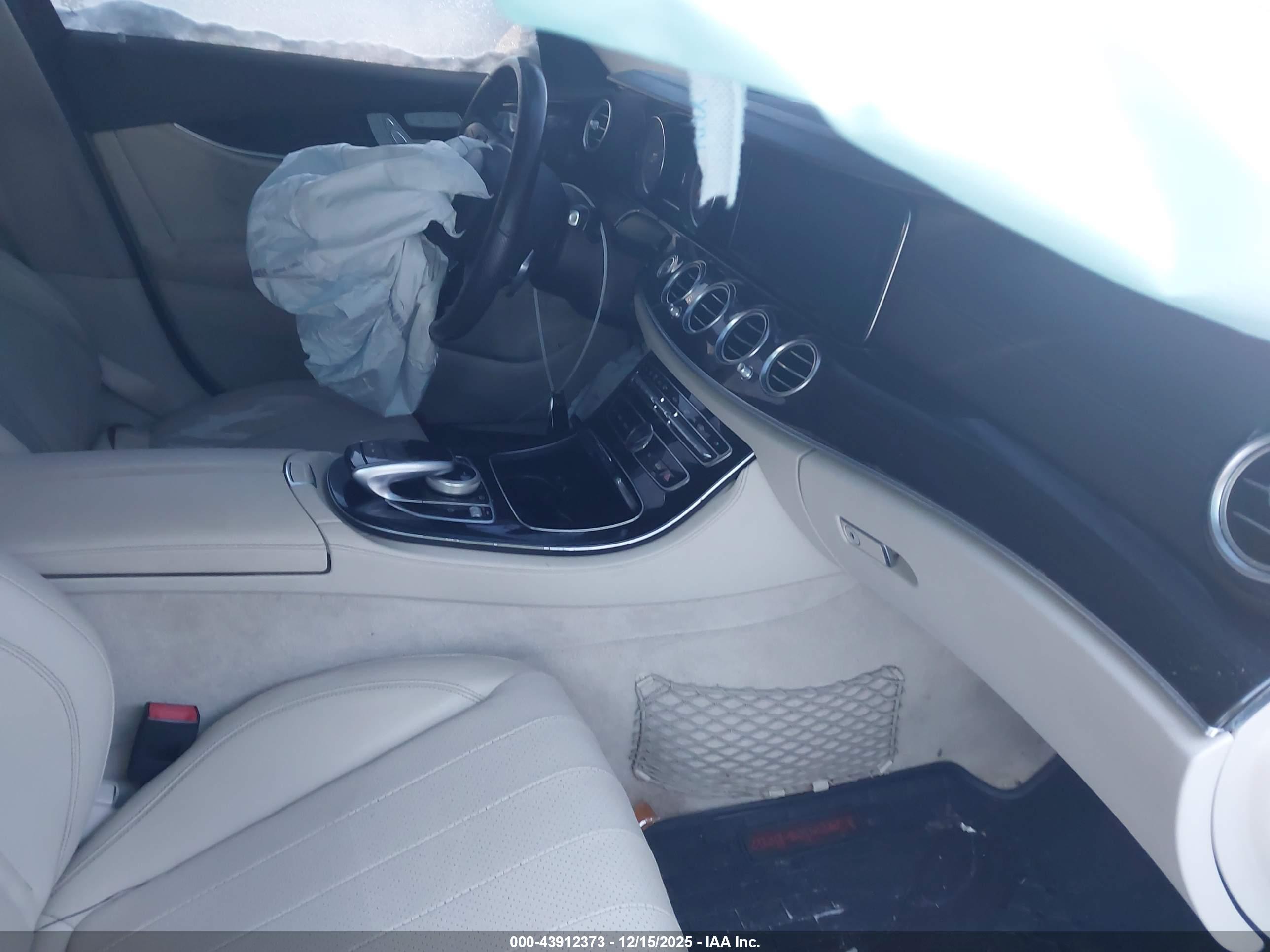MERCEDES-BENZ E image 5