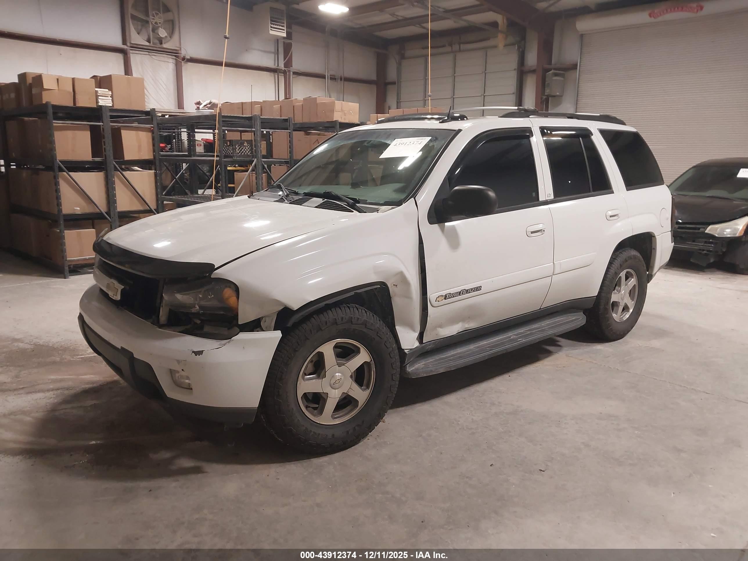 CHEVROLET TRAILBLAZER image 2