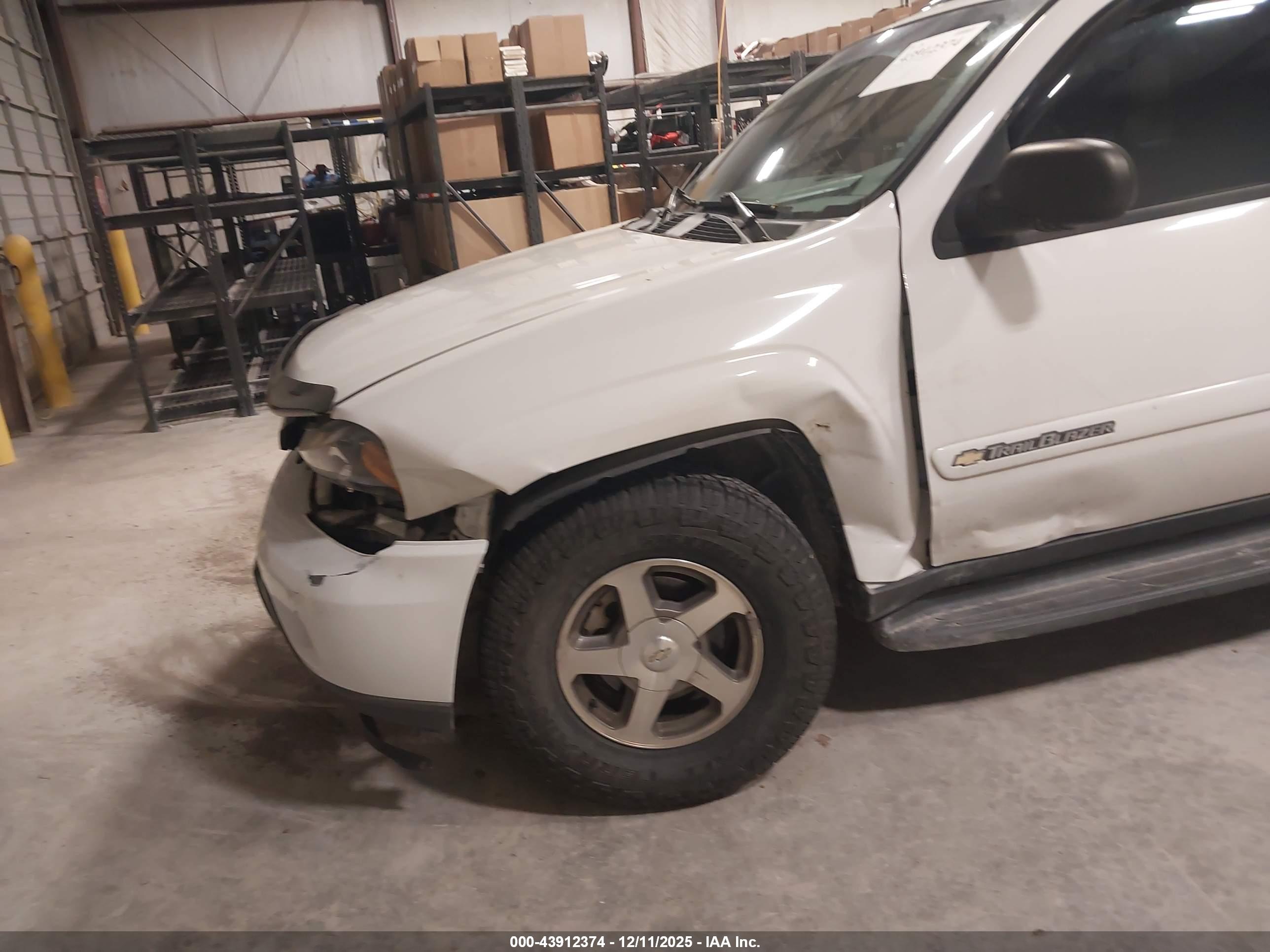 CHEVROLET TRAILBLAZER image 6