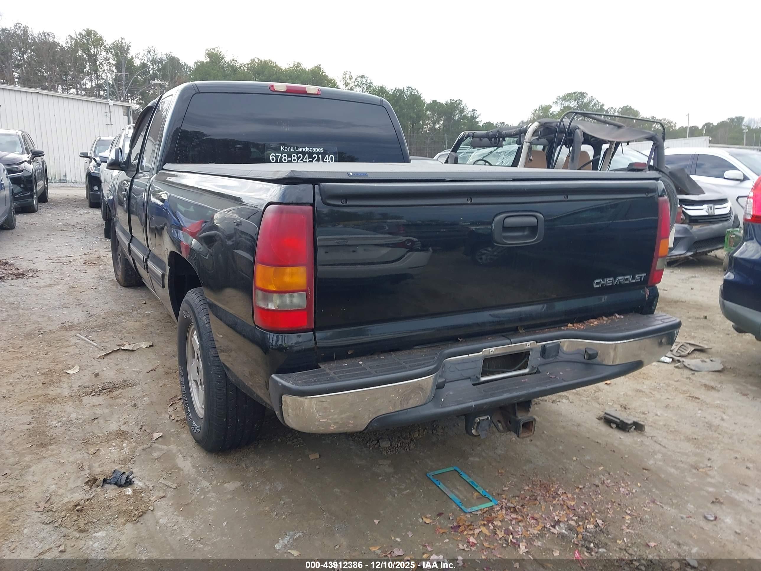 CHEVROLET SILVERADO image 3