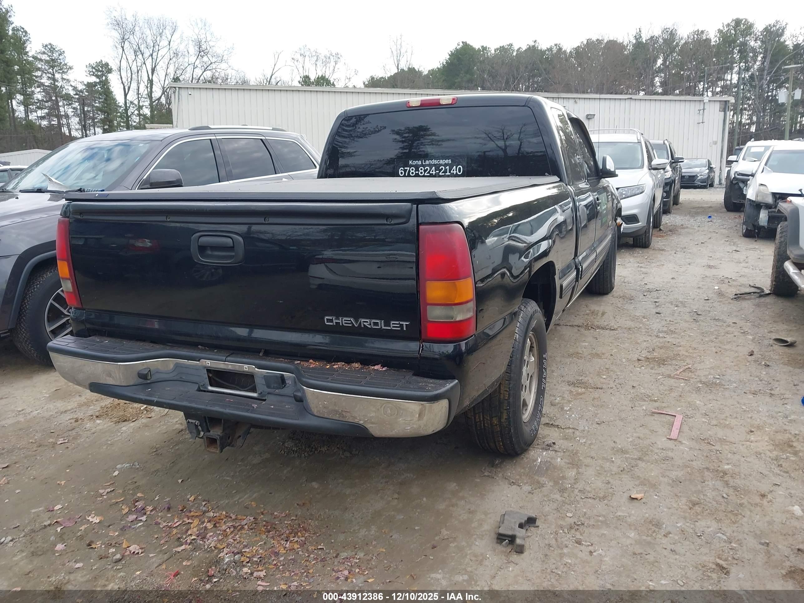 CHEVROLET SILVERADO image 4