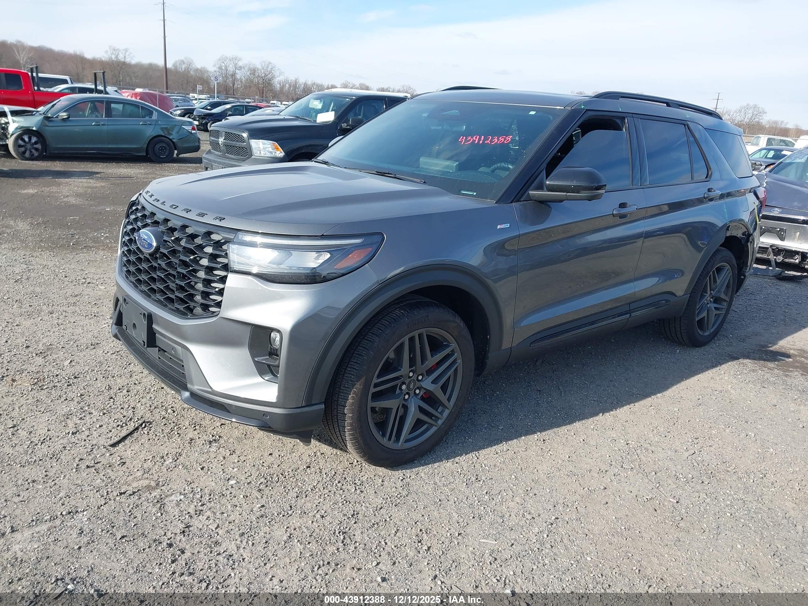 FORD EXPLORER image 2