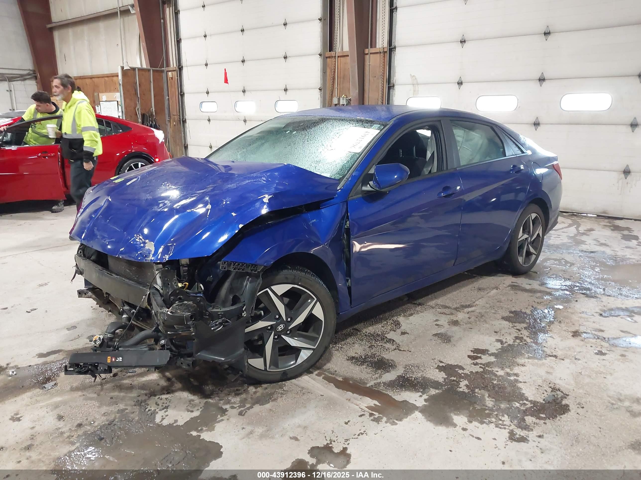 HYUNDAI ELANTRA image 2