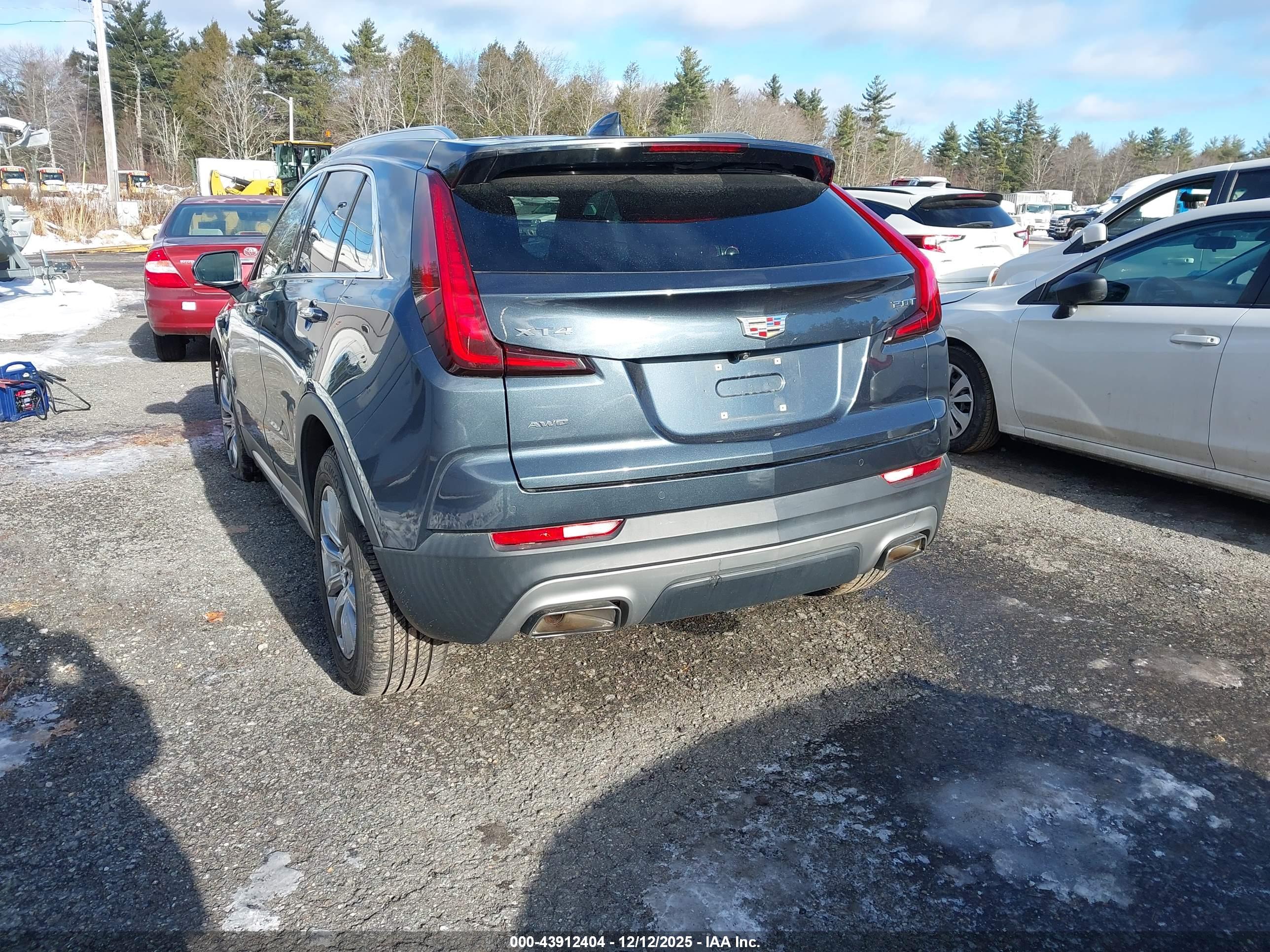CADILLAC XT4 image 3