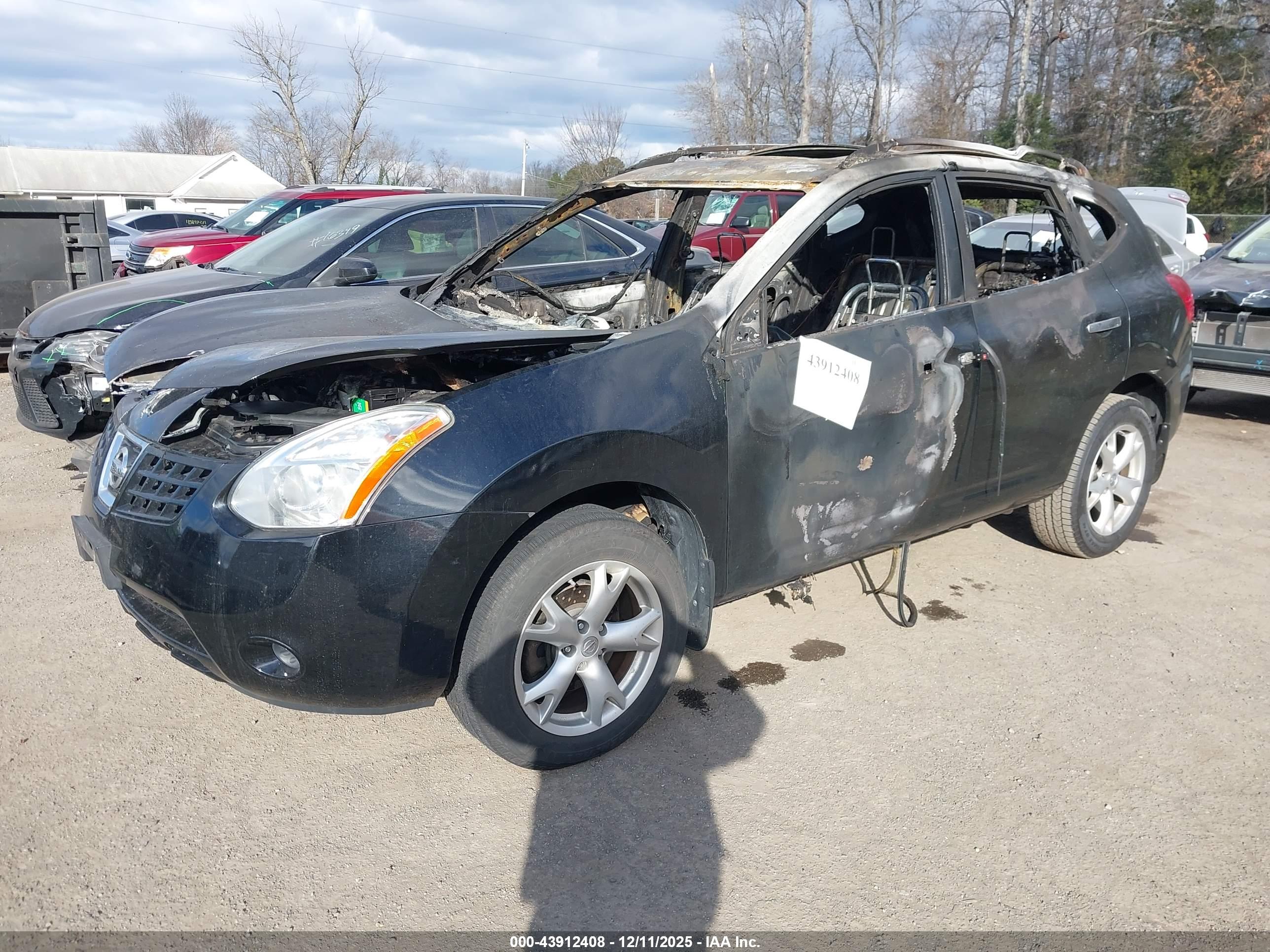 NISSAN ROGUE image 2