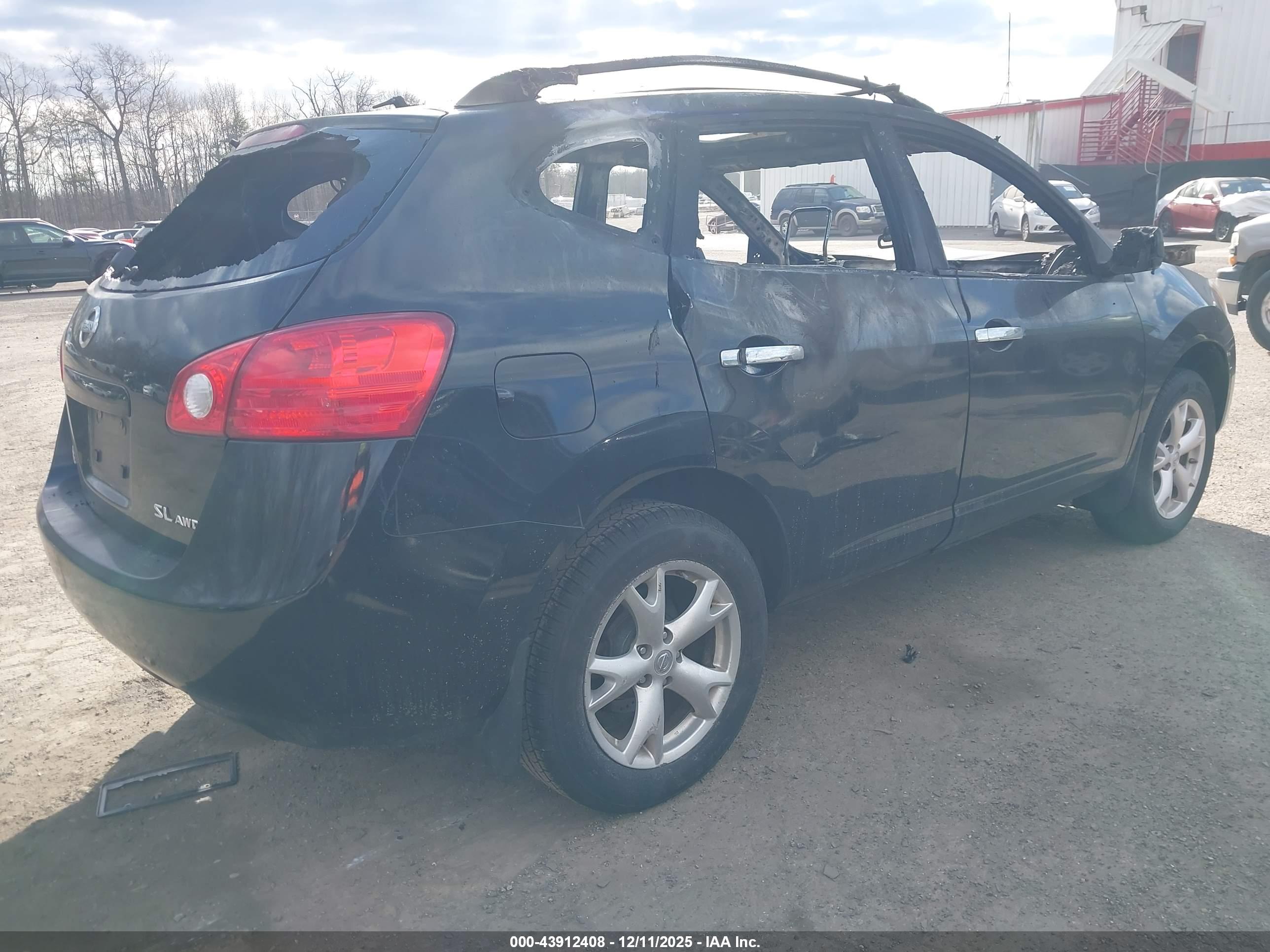 NISSAN ROGUE image 4