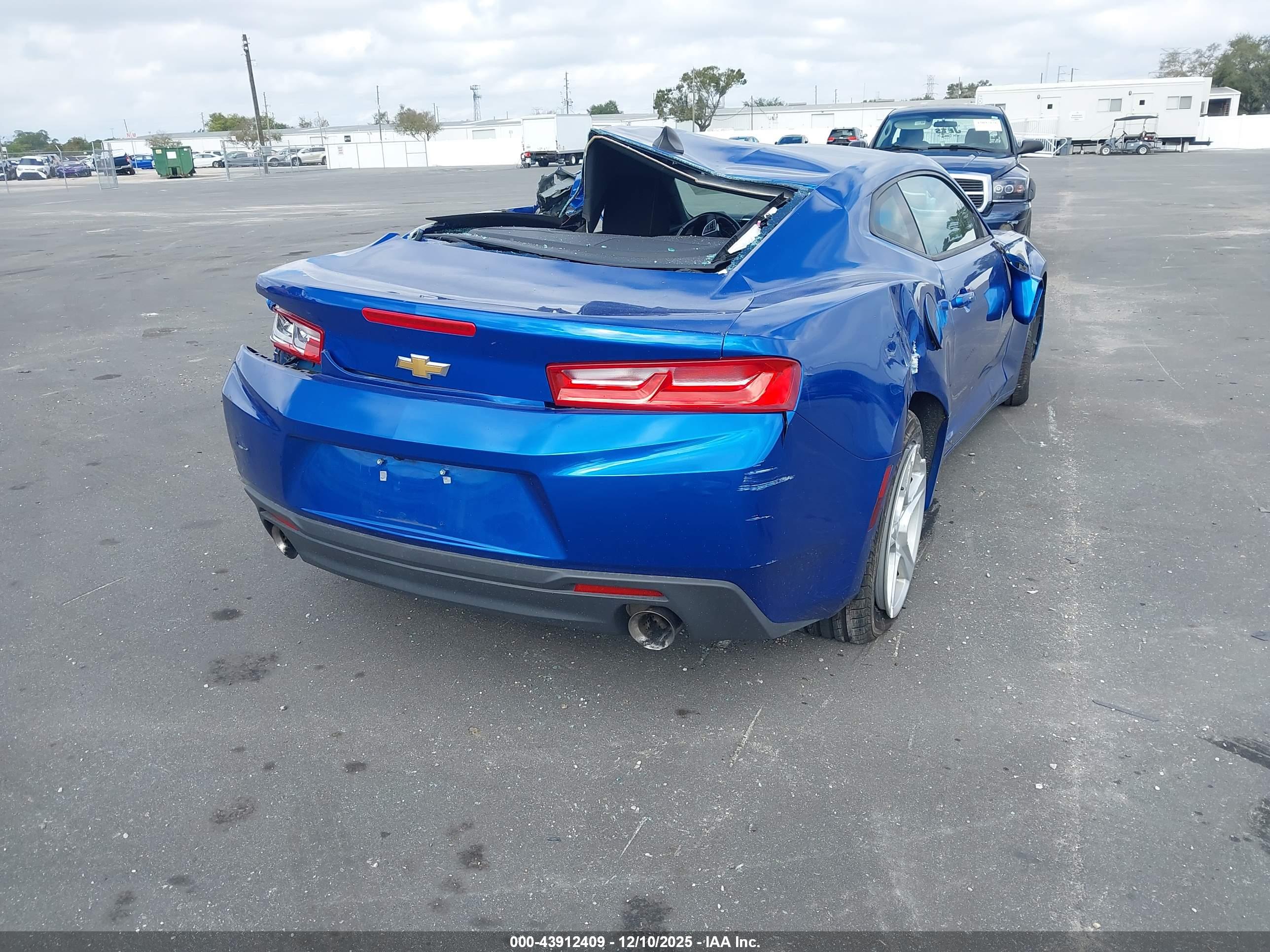 CHEVROLET CAMARO image 4