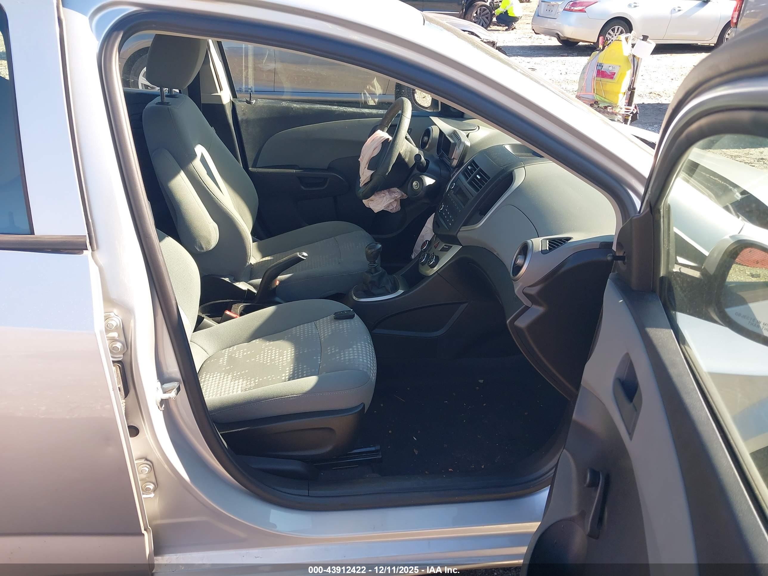 CHEVROLET SONIC image 5