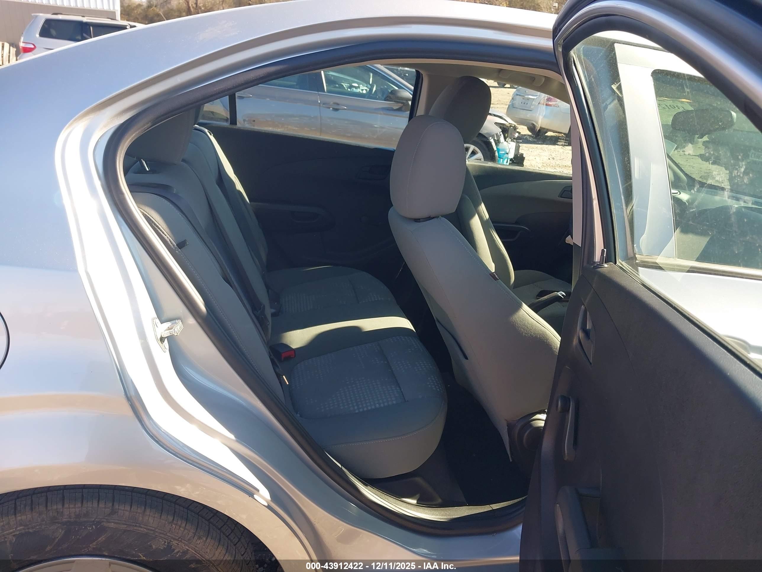 CHEVROLET SONIC image 8