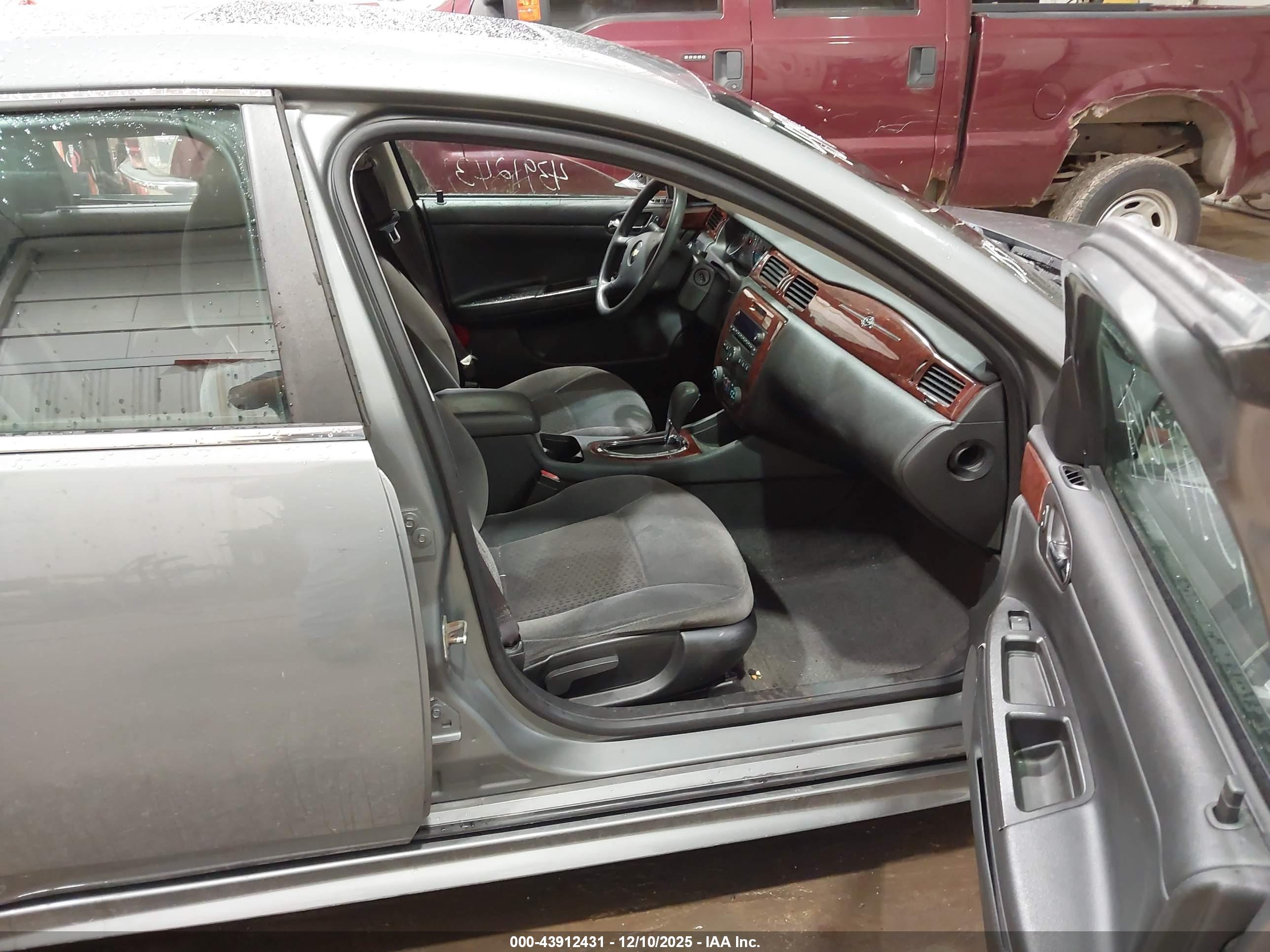 CHEVROLET IMPALA image 5