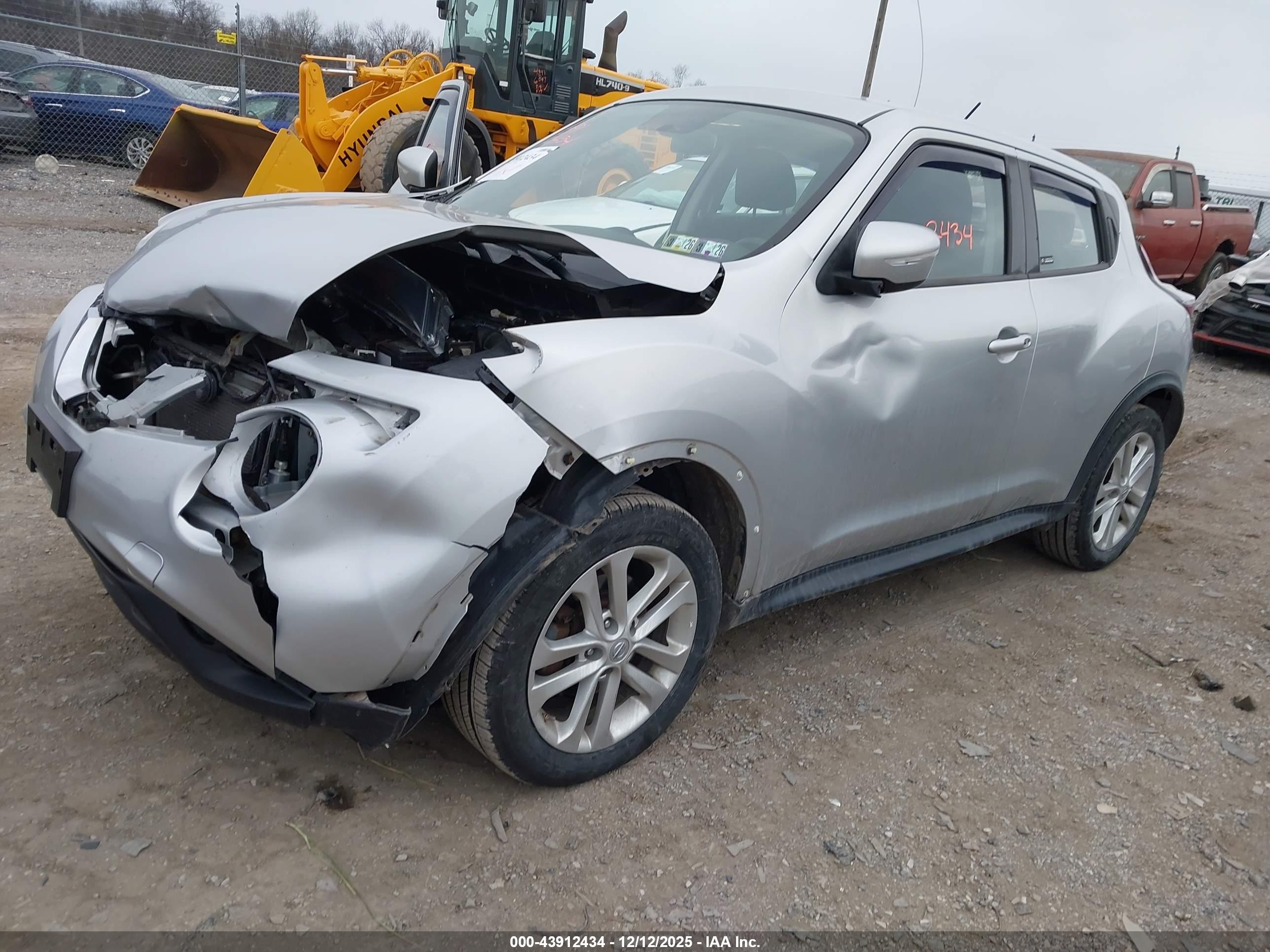 NISSAN JUKE image 2