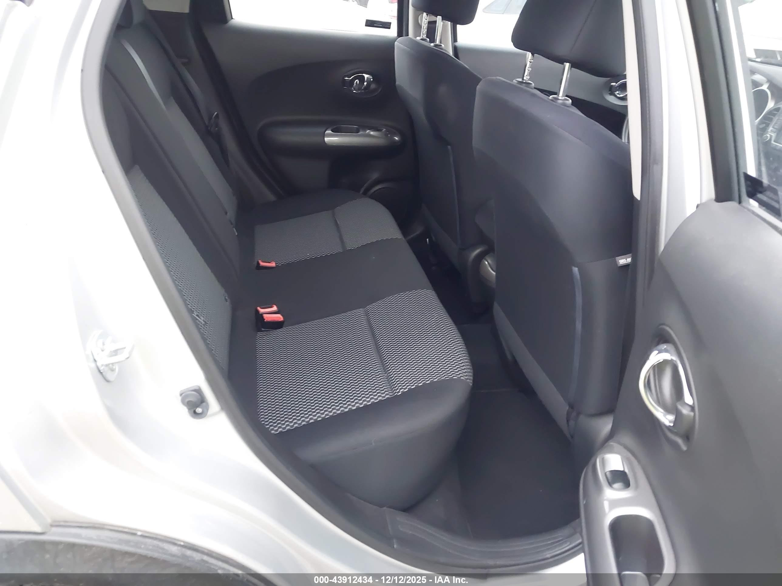 NISSAN JUKE image 8