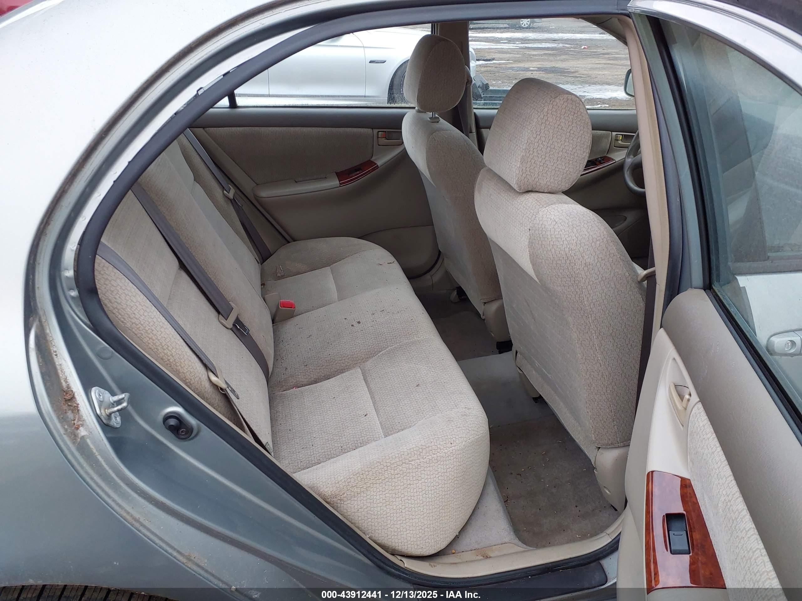 TOYOTA COROLLA image 8