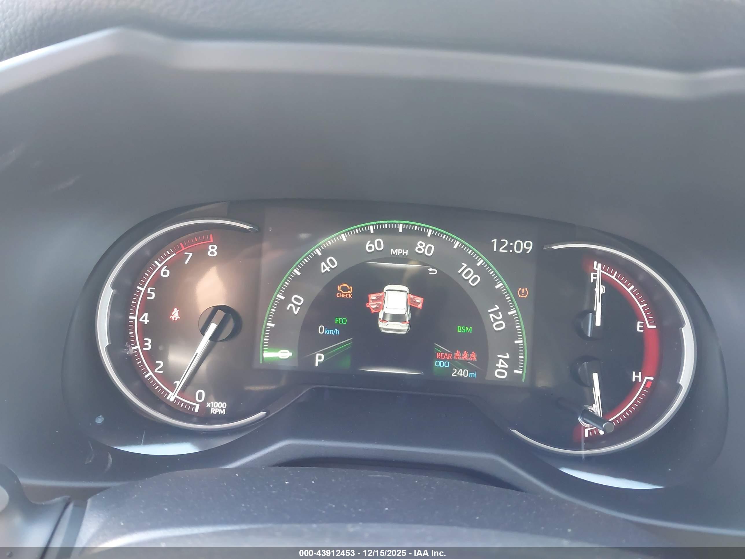 TOYOTA RAV4 image 7