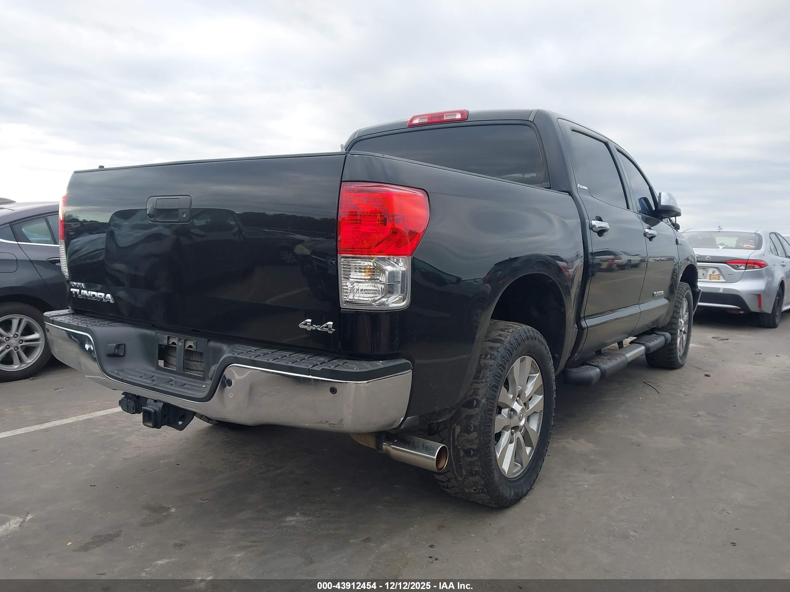 TOYOTA TUNDRA image 4