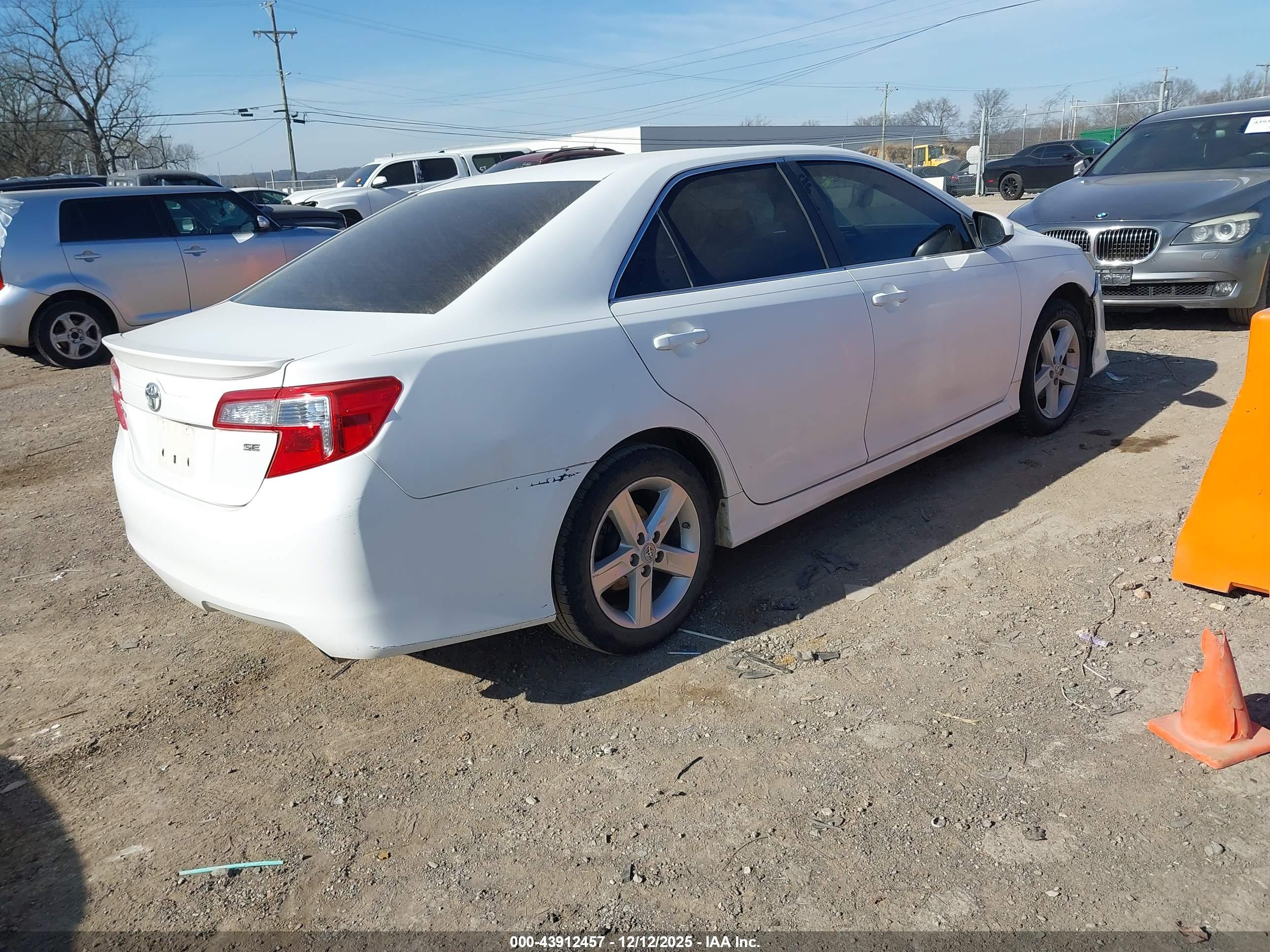 TOYOTA CAMRY image 4