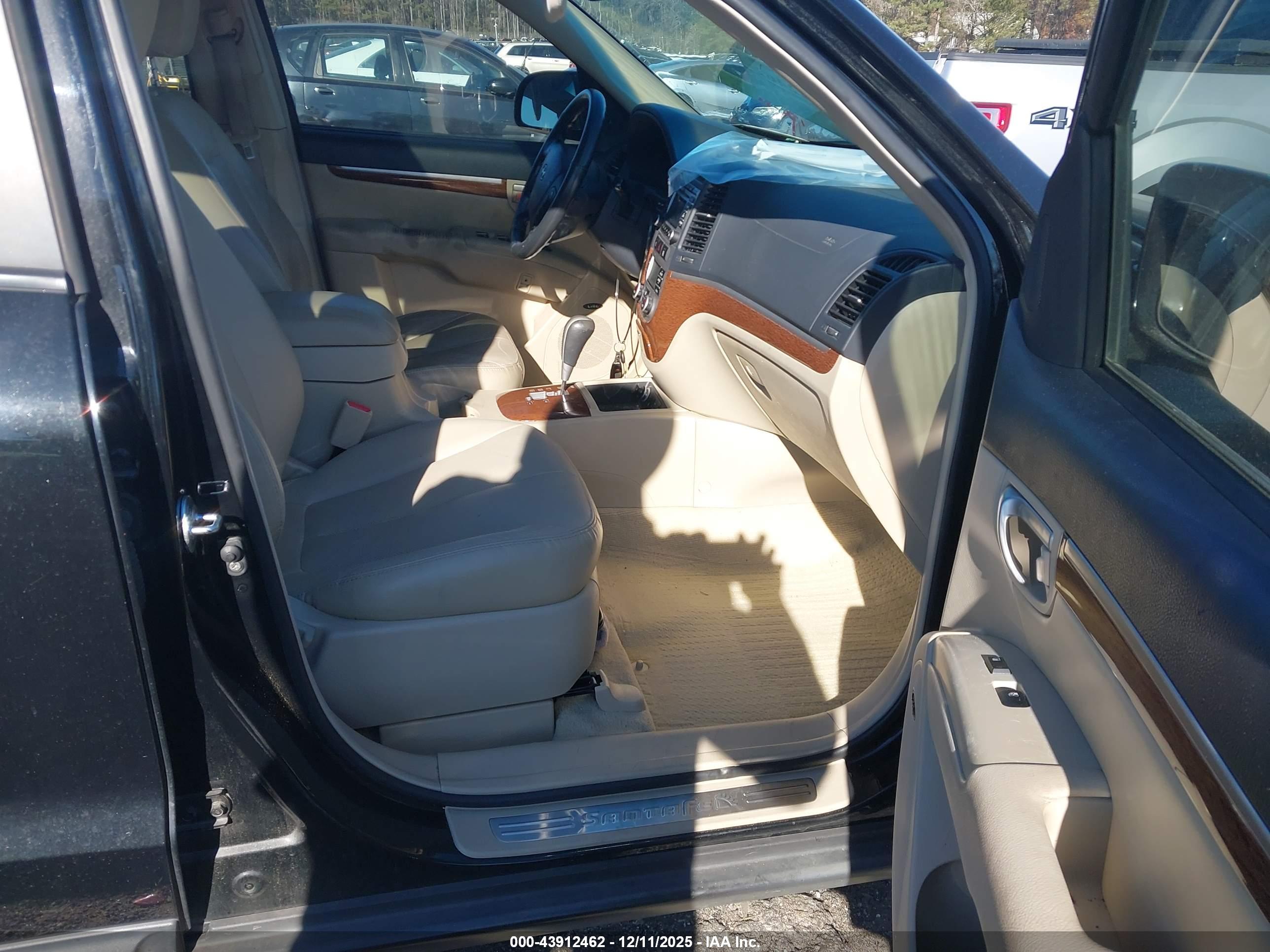 HYUNDAI SANTA image 5