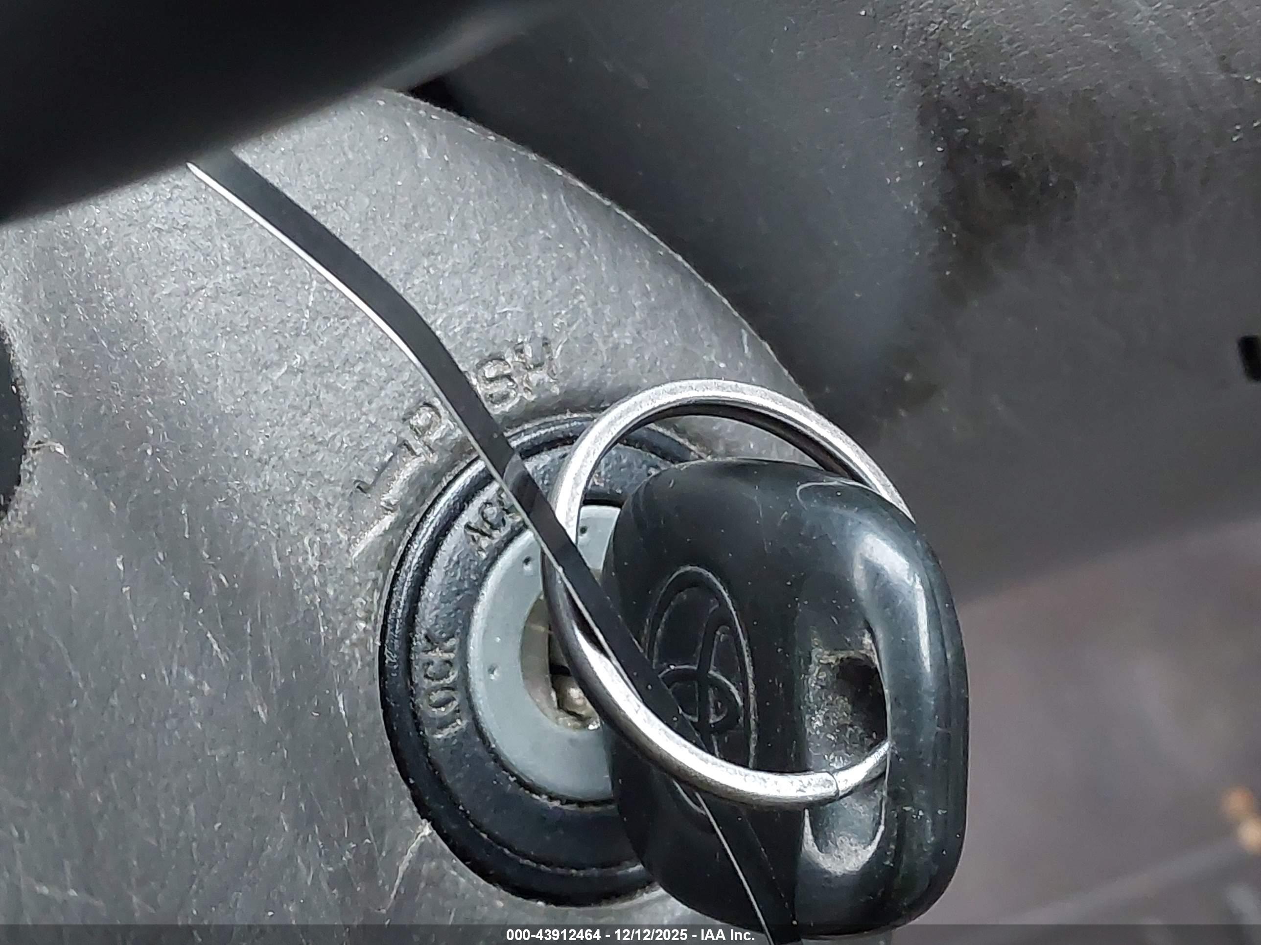TOYOTA COROLLA image 11