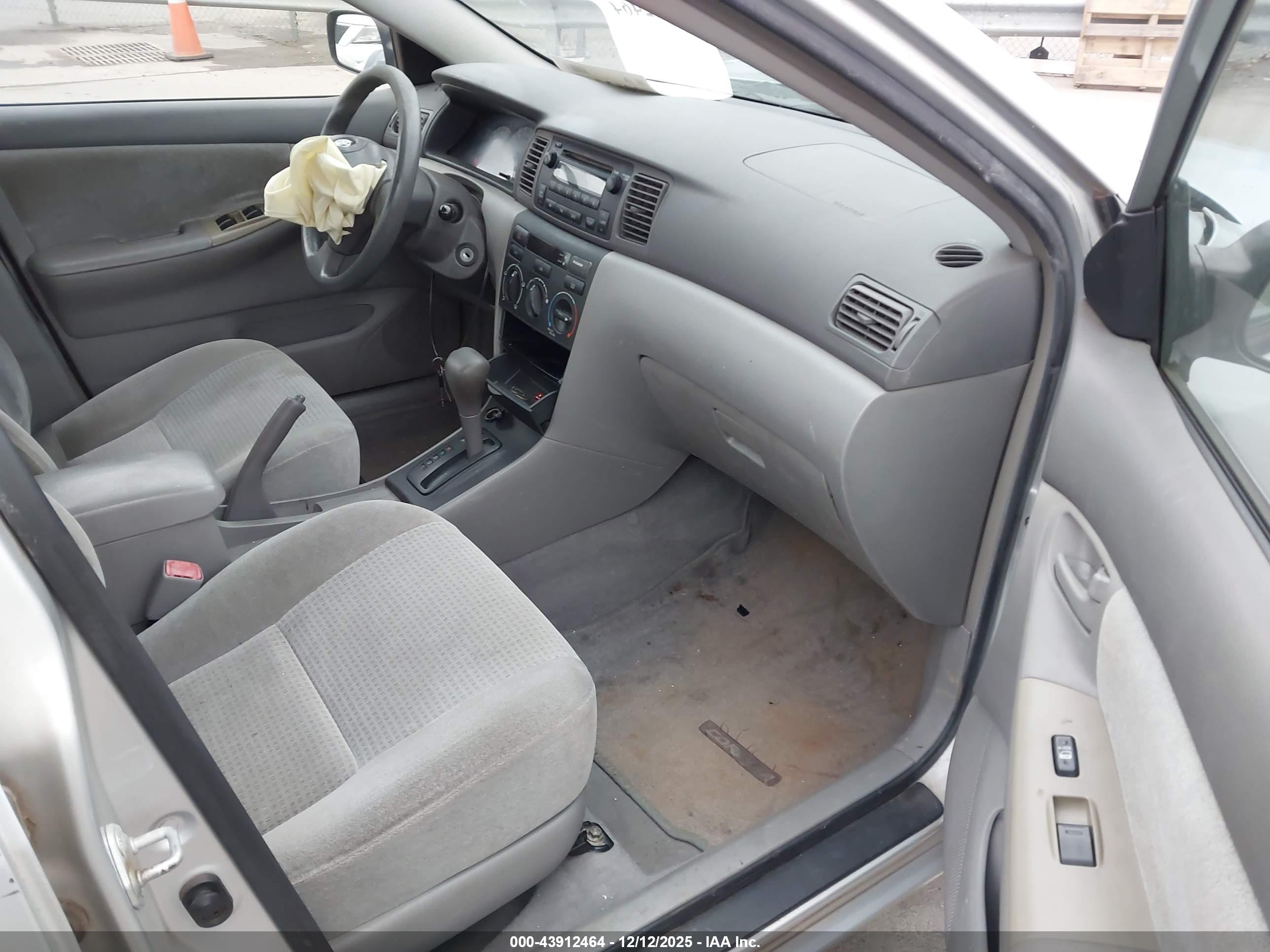 TOYOTA COROLLA image 5
