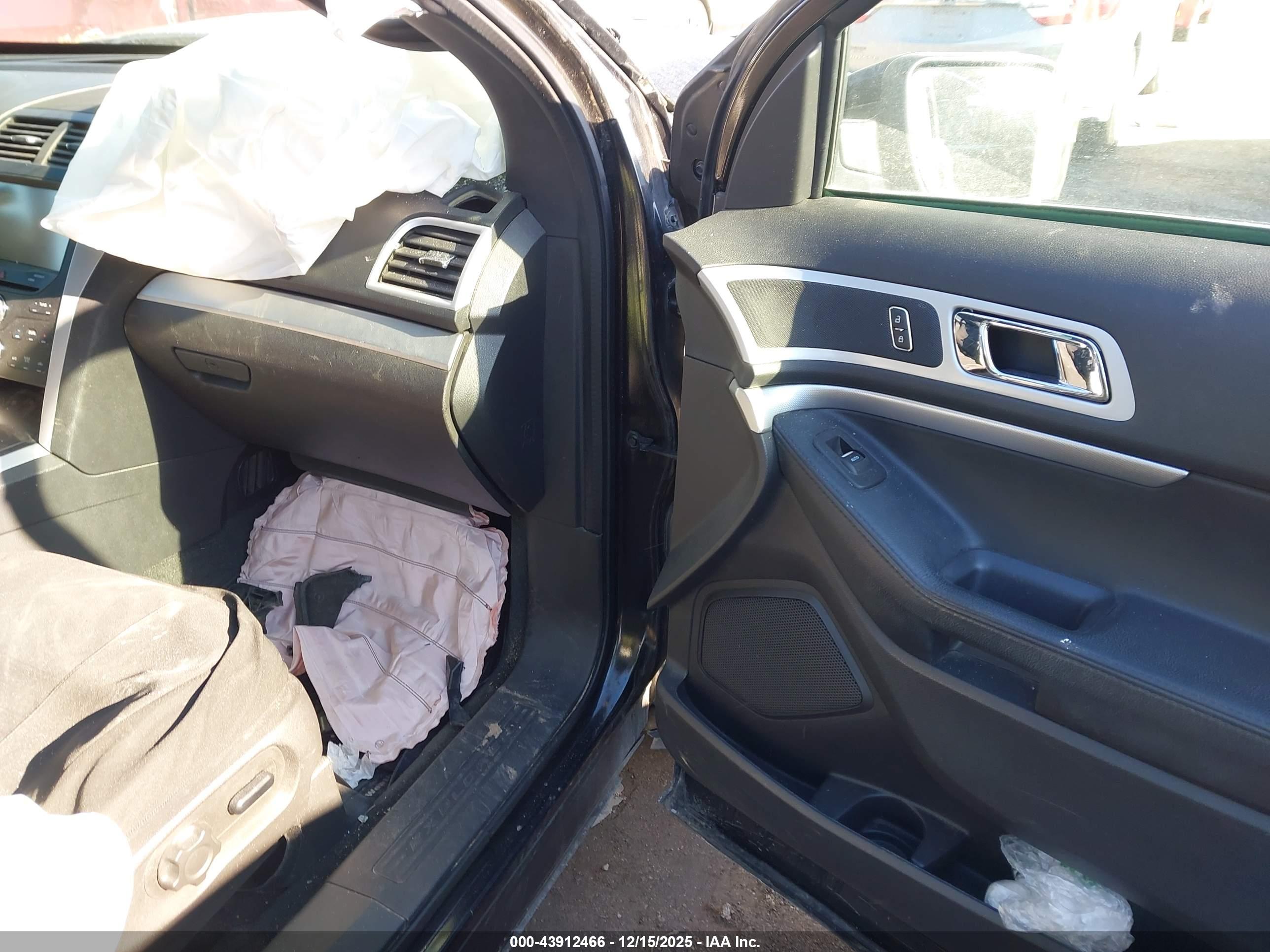 FORD EXPLORER image 5