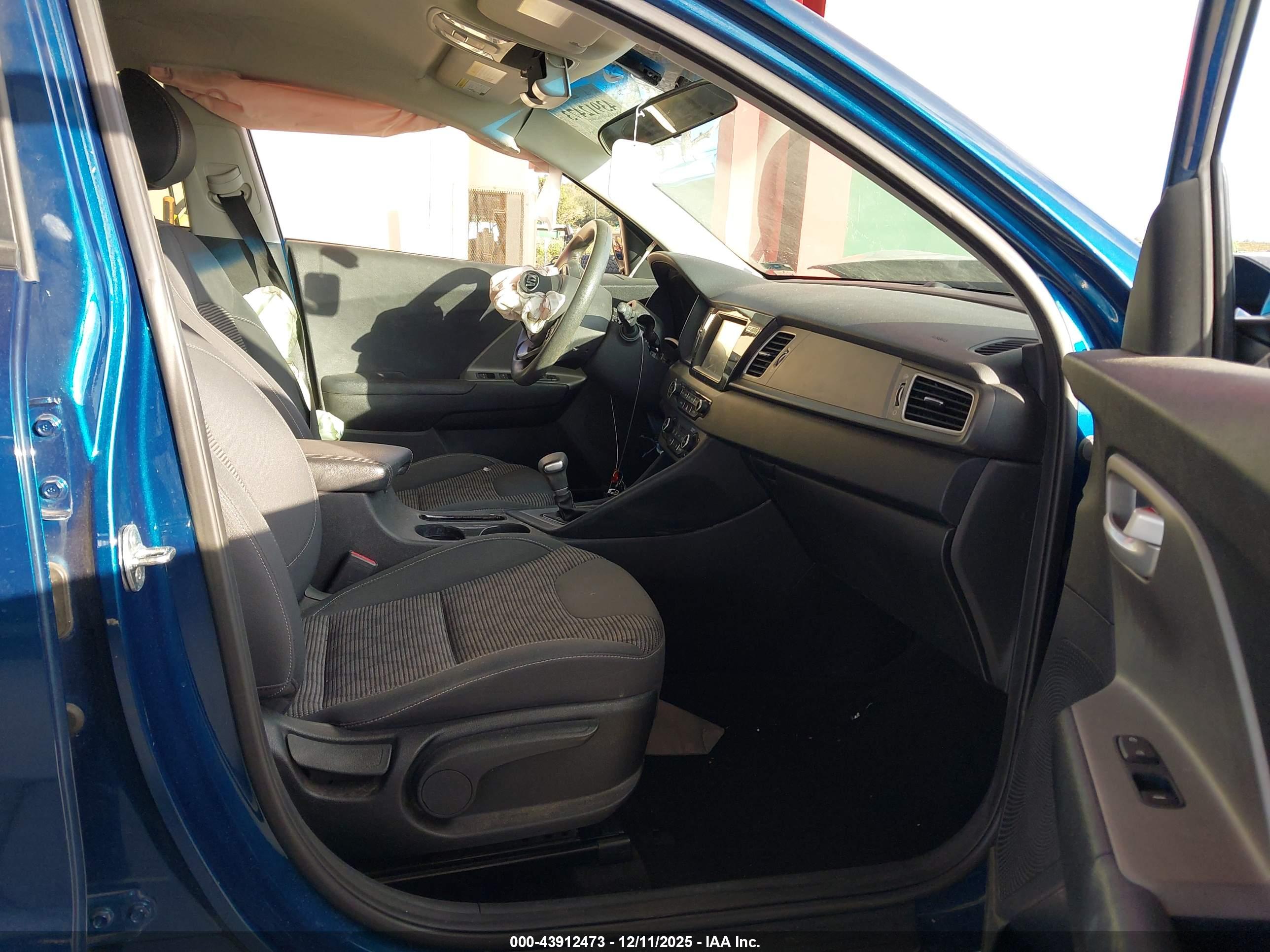 KIA NIRO image 5