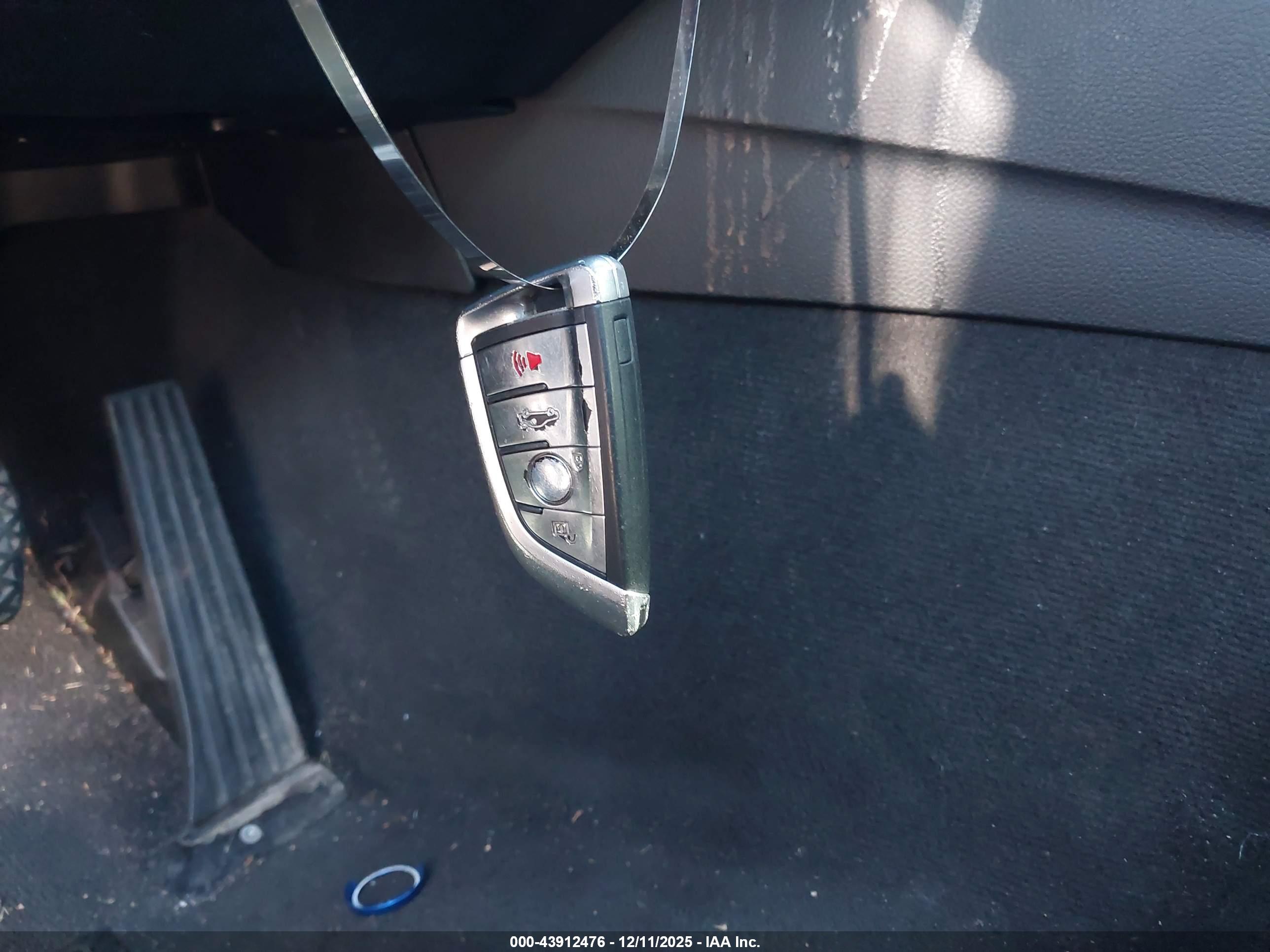 BMW 320I image 11