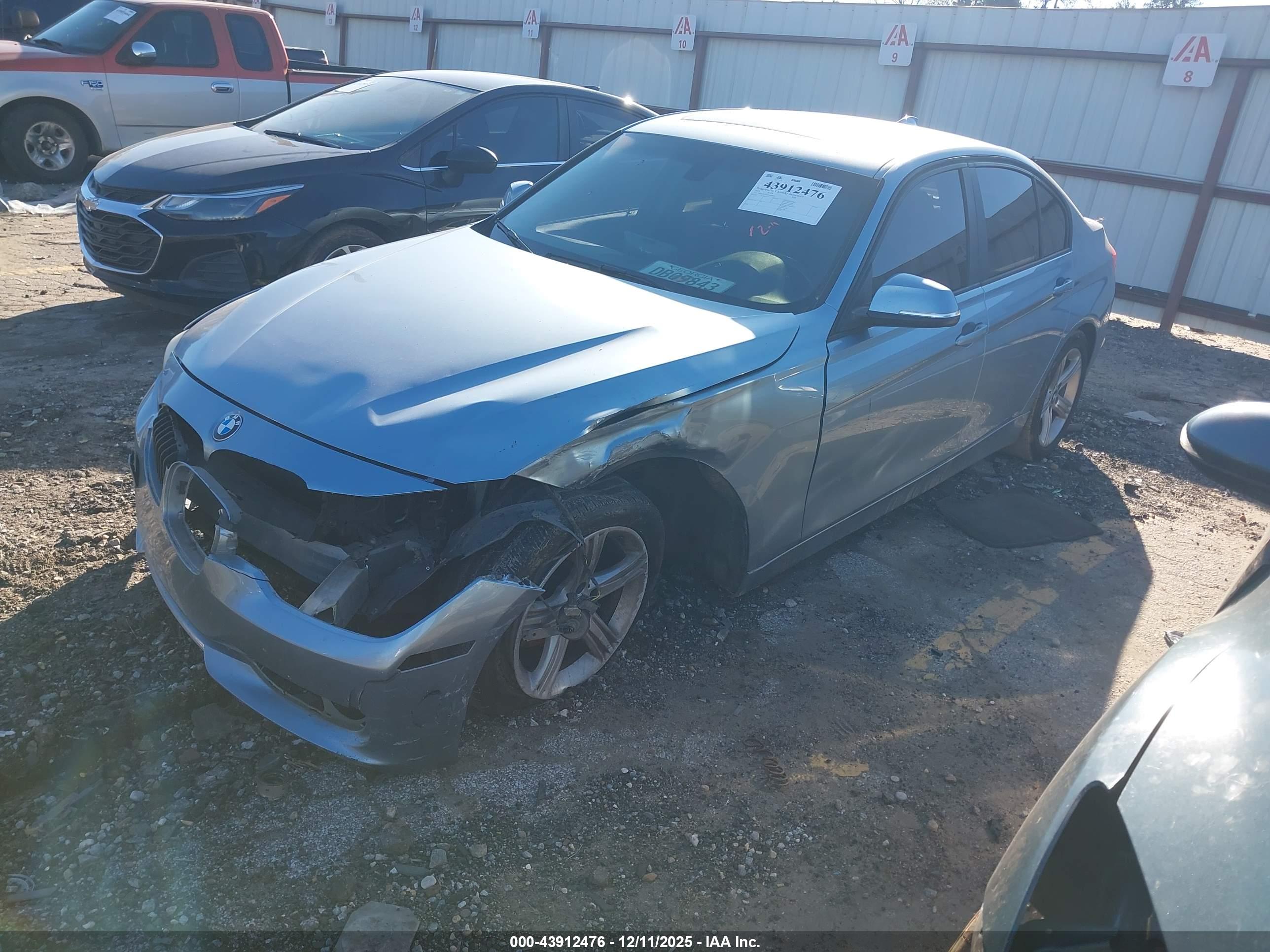 BMW 320I image 2