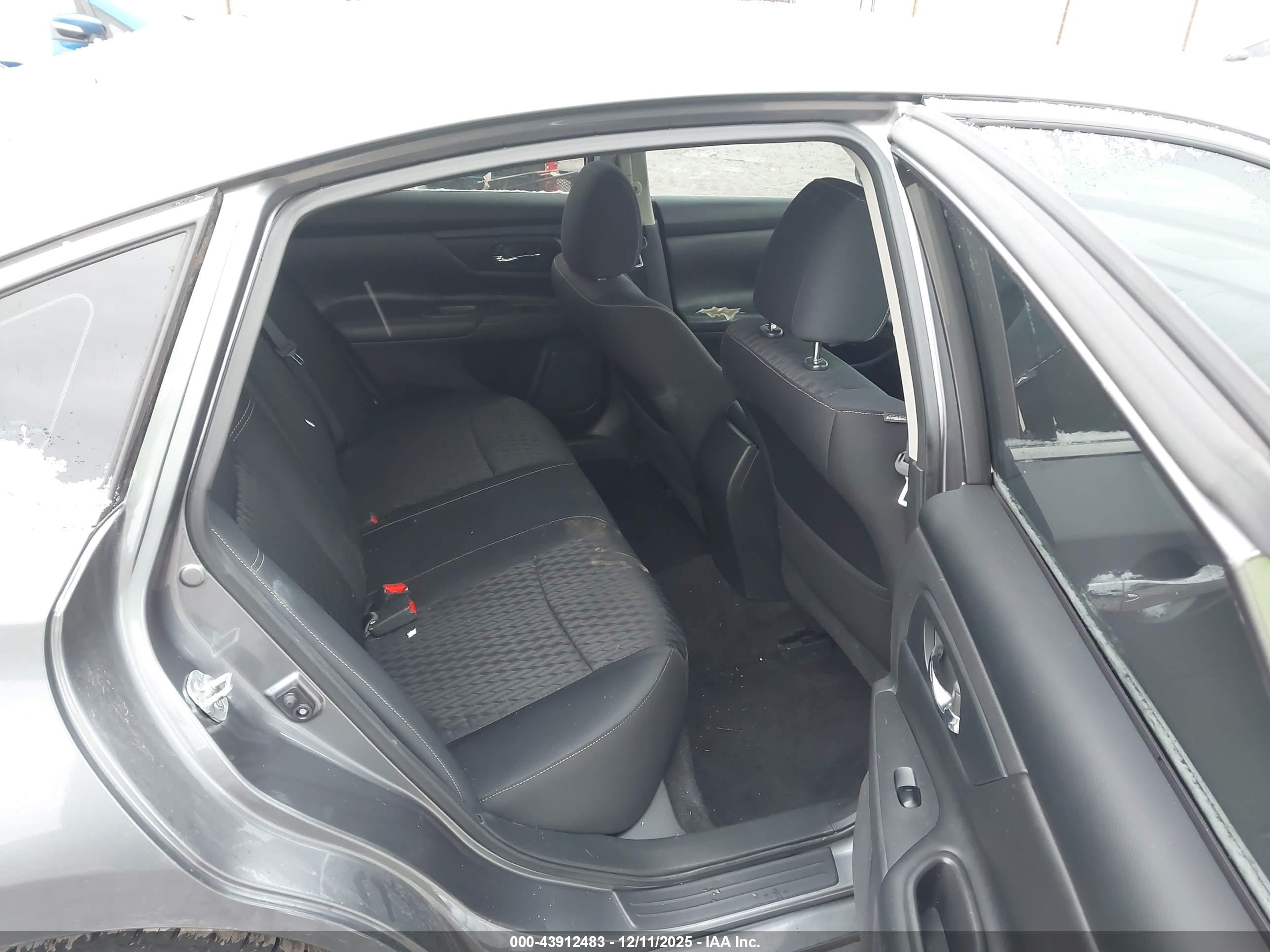 NISSAN ALTIMA image 8