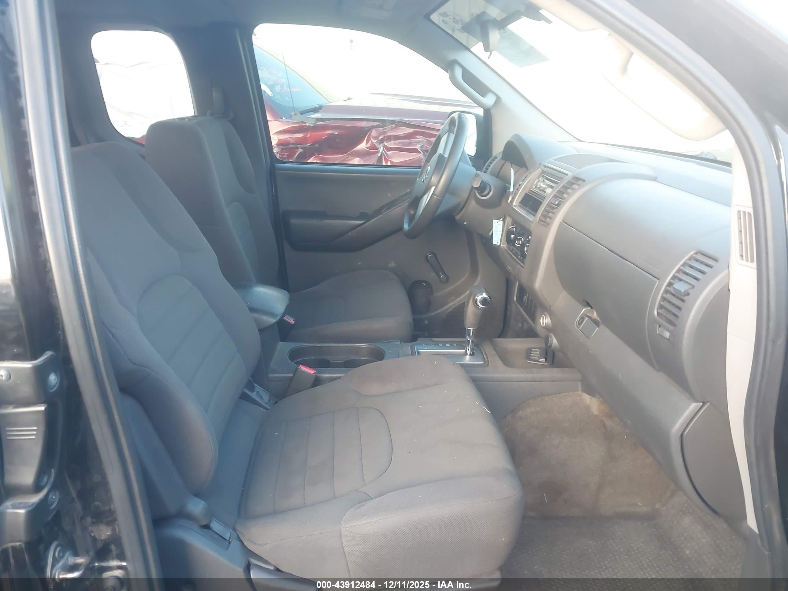 NISSAN FRONTIER image 5