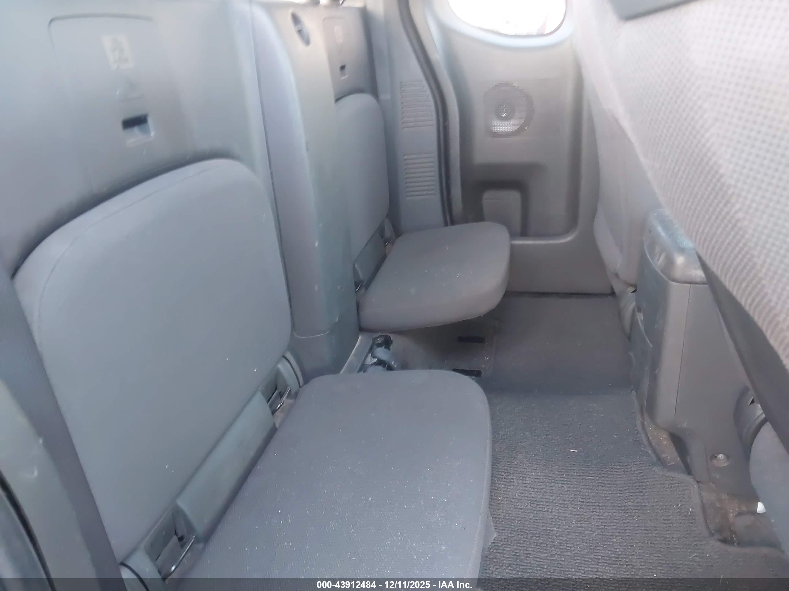 NISSAN FRONTIER image 8